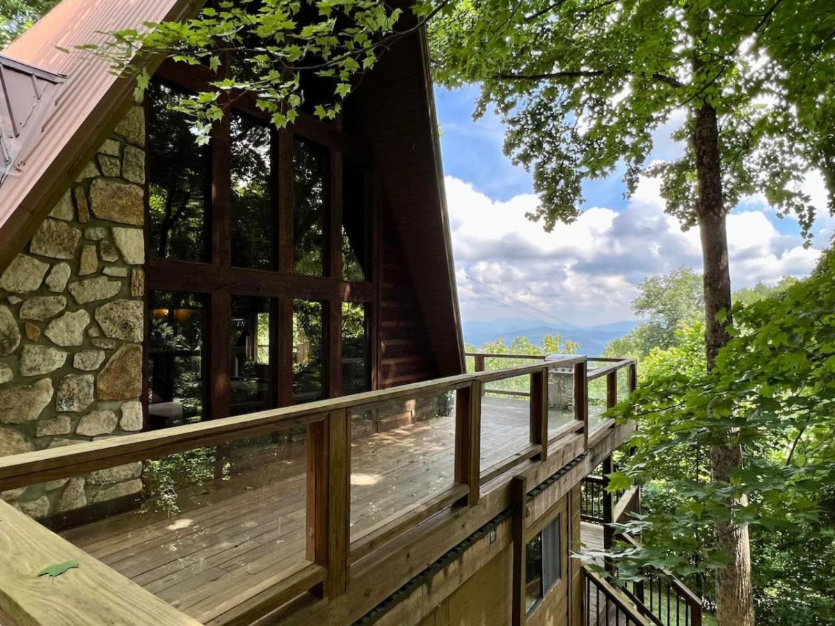 Bear Is Buellers Day Off Holiday home Gatlinburg