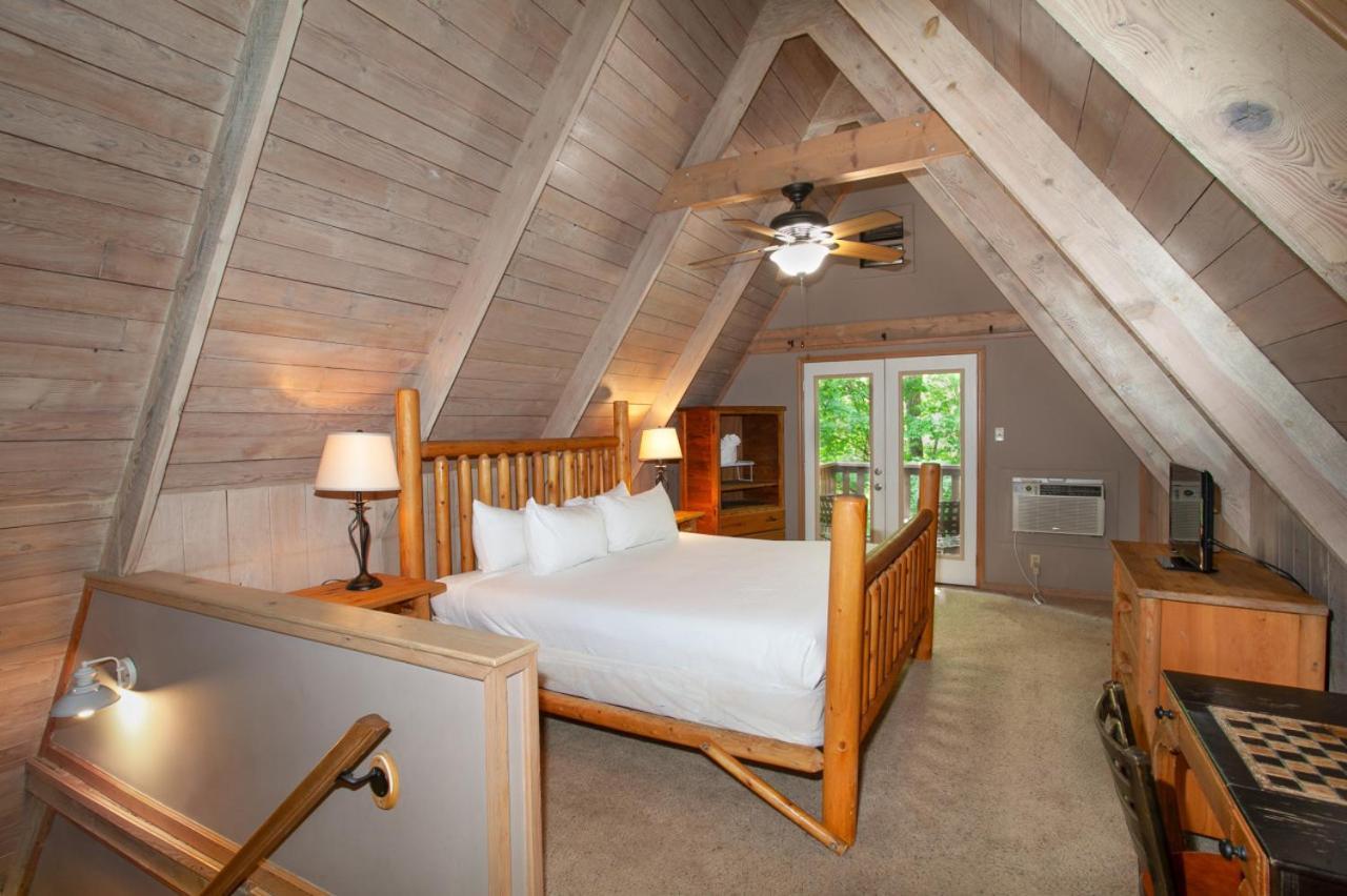 Ridgeview - Games, Hot Tub Fireplace & Pool! Holiday home