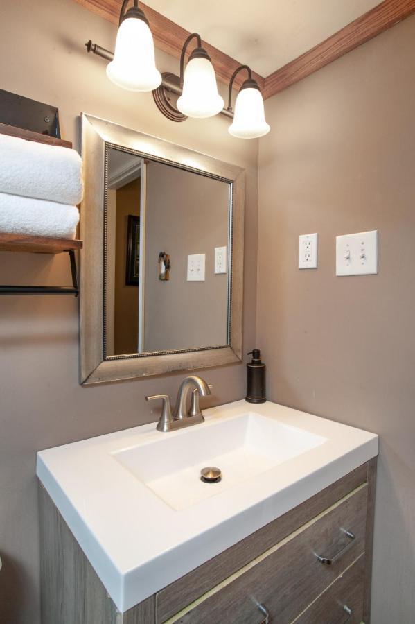 Ridgeview - Games, Hot Tub Fireplace & Pool! Holiday home *