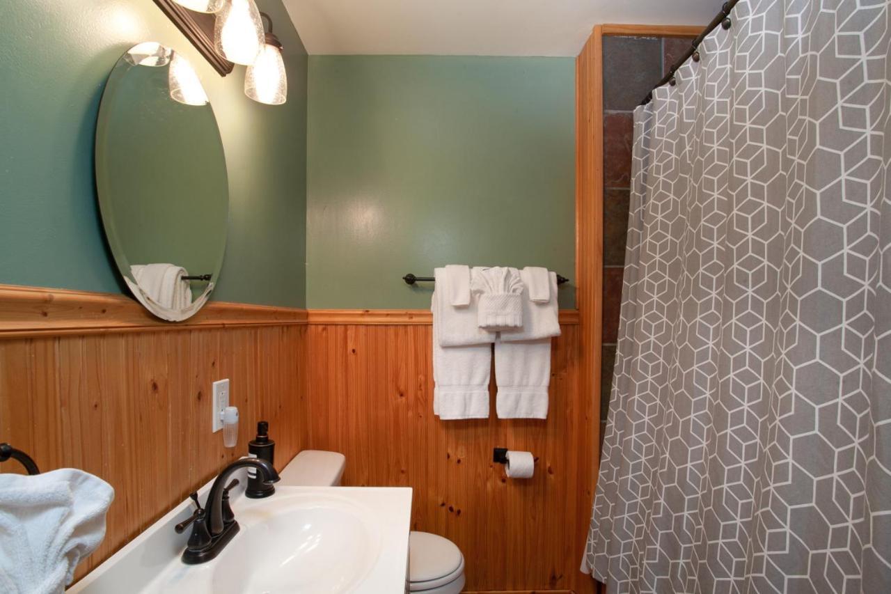 Ridgeview - Games, Hot Tub Fireplace & Pool!