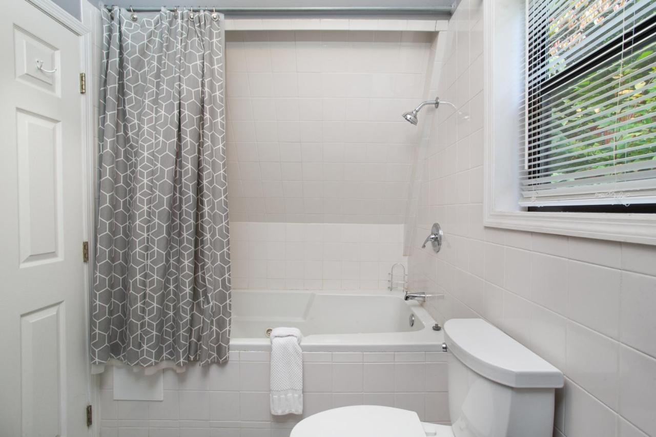 Holiday home Ridgeview - Games, Hot Tub Fireplace & Pool! *