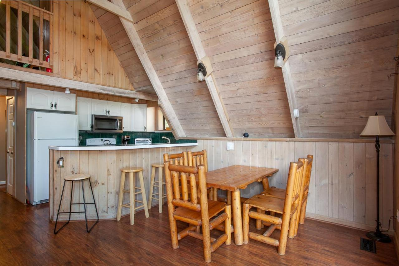 Holiday home Ridgeview - Games, Hot Tub Fireplace & Pool!