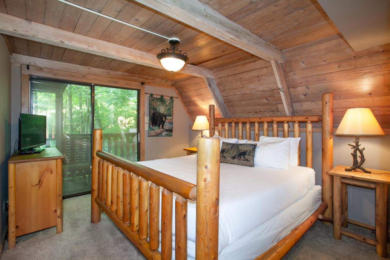 Holiday home Ridgeview - Games, Hot Tub Fireplace & Pool!