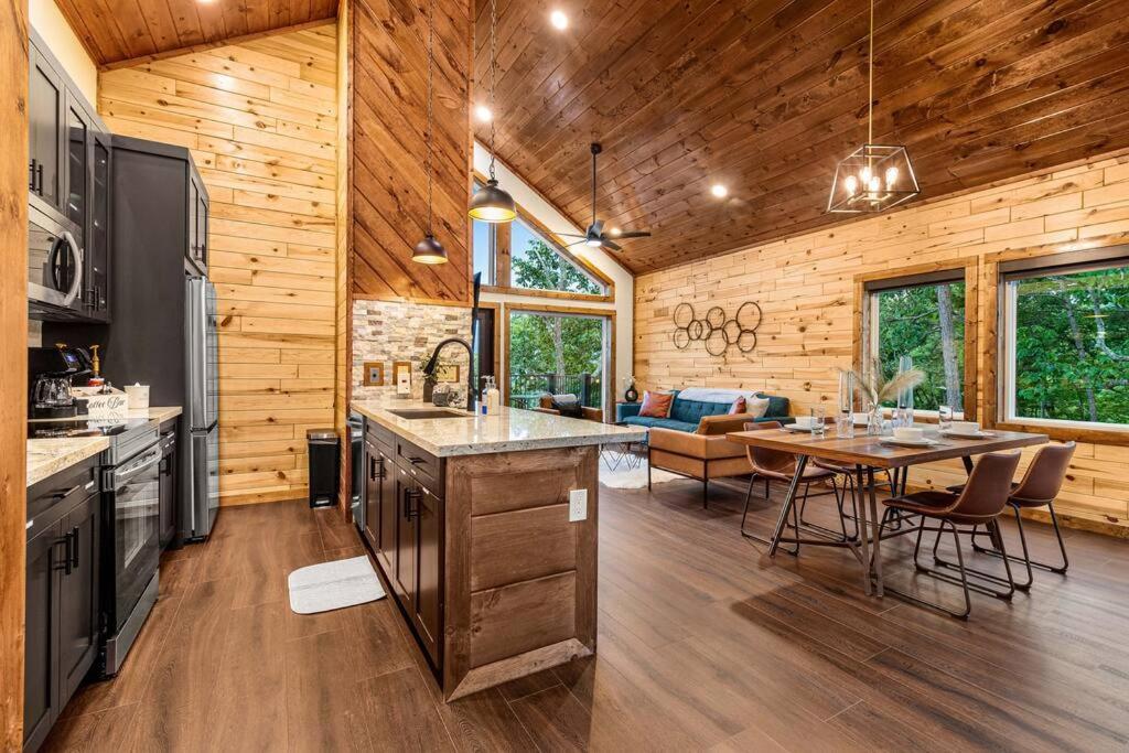 Mountain View Hideaway *