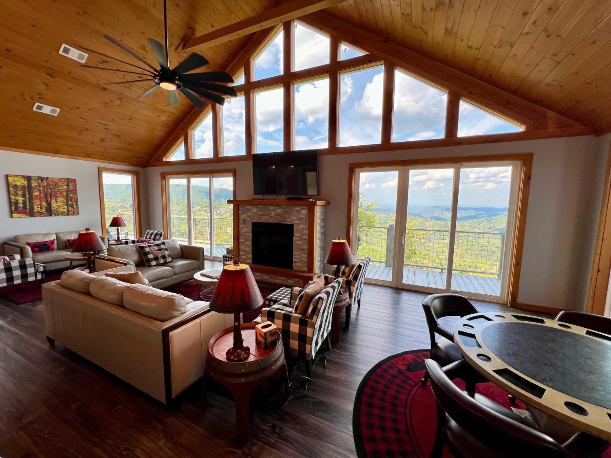 Holiday home Close Enough To Perfect Luxurious 4 Bedroom With Game & Stunning Views *