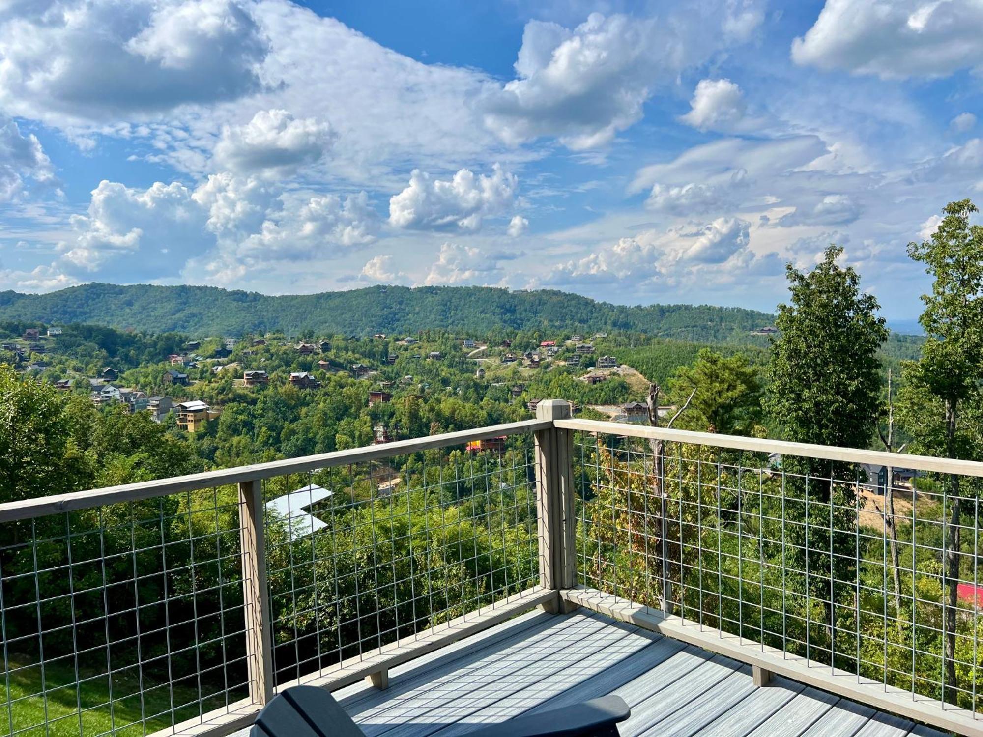 Holiday home Close Enough To Perfect Luxurious 4 Bedroom With Game & Stunning Views *