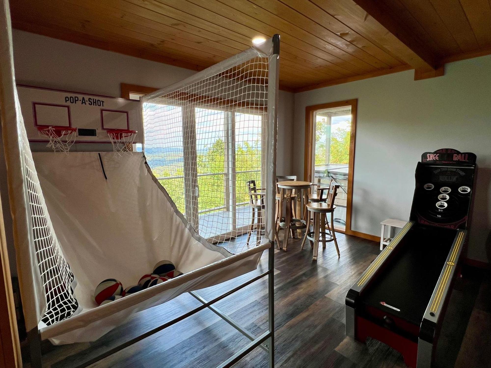 Close Enough To Perfect Luxurious 4 Bedroom With Game & Stunning Views *