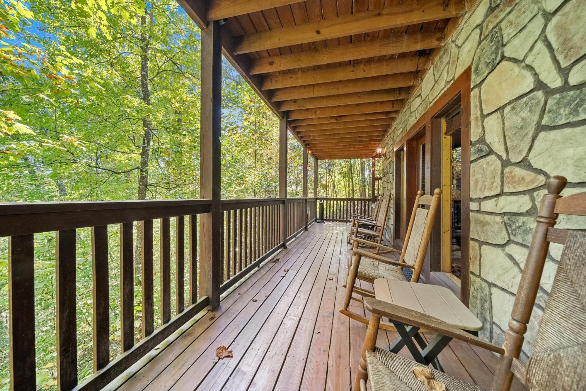 Gray Fox Den Theater & Arcade, Hot Tub, Views * Gatlinburg