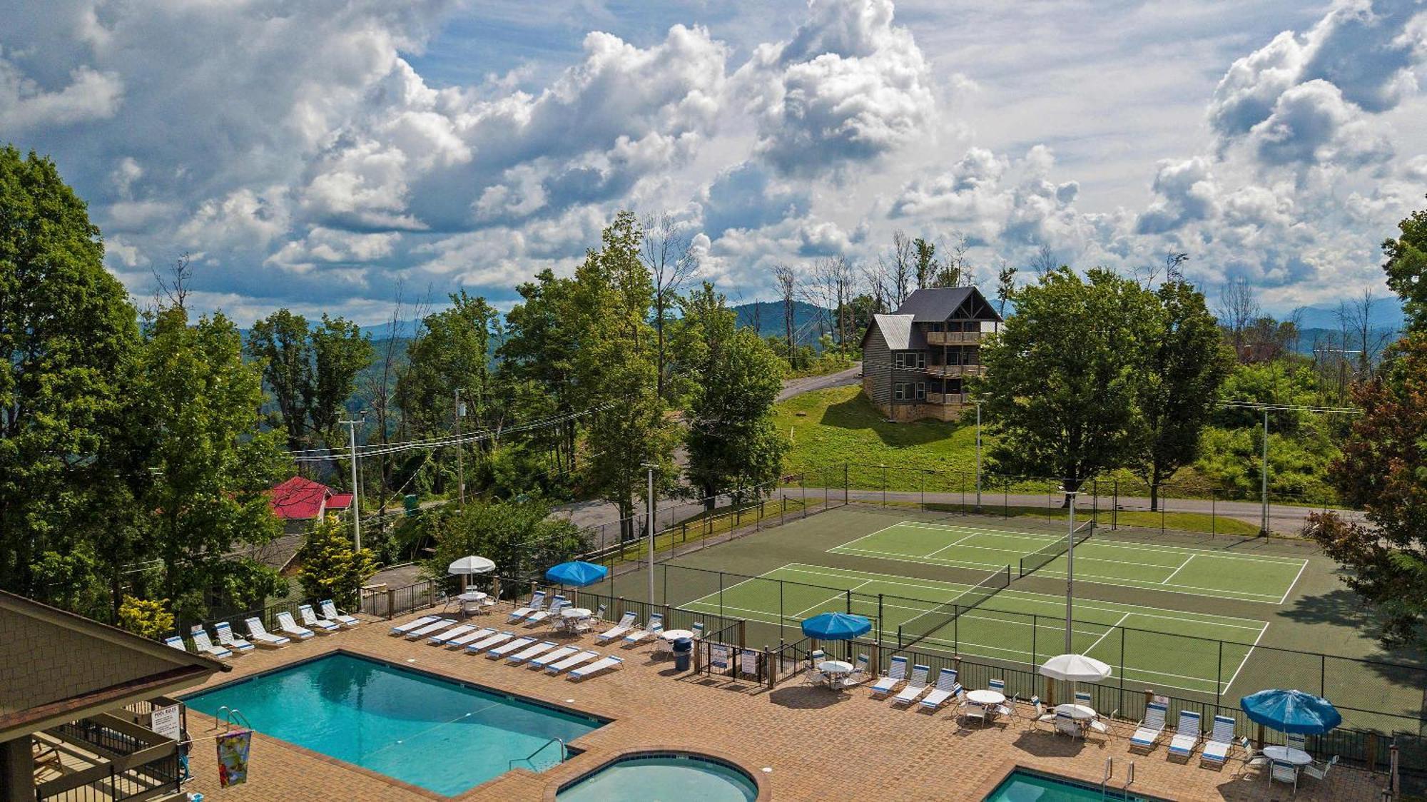 New Luxury - - Mountain View! Holiday home *