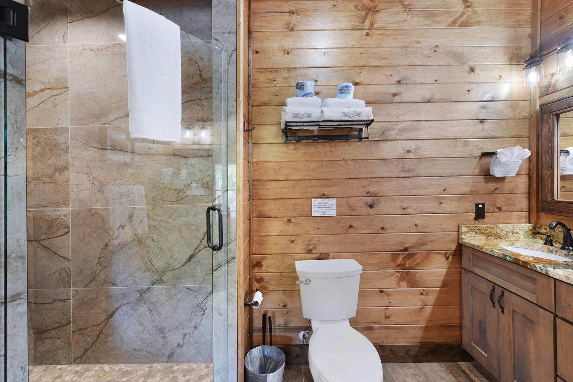 New Luxury - - Mountain View! Holiday home *
