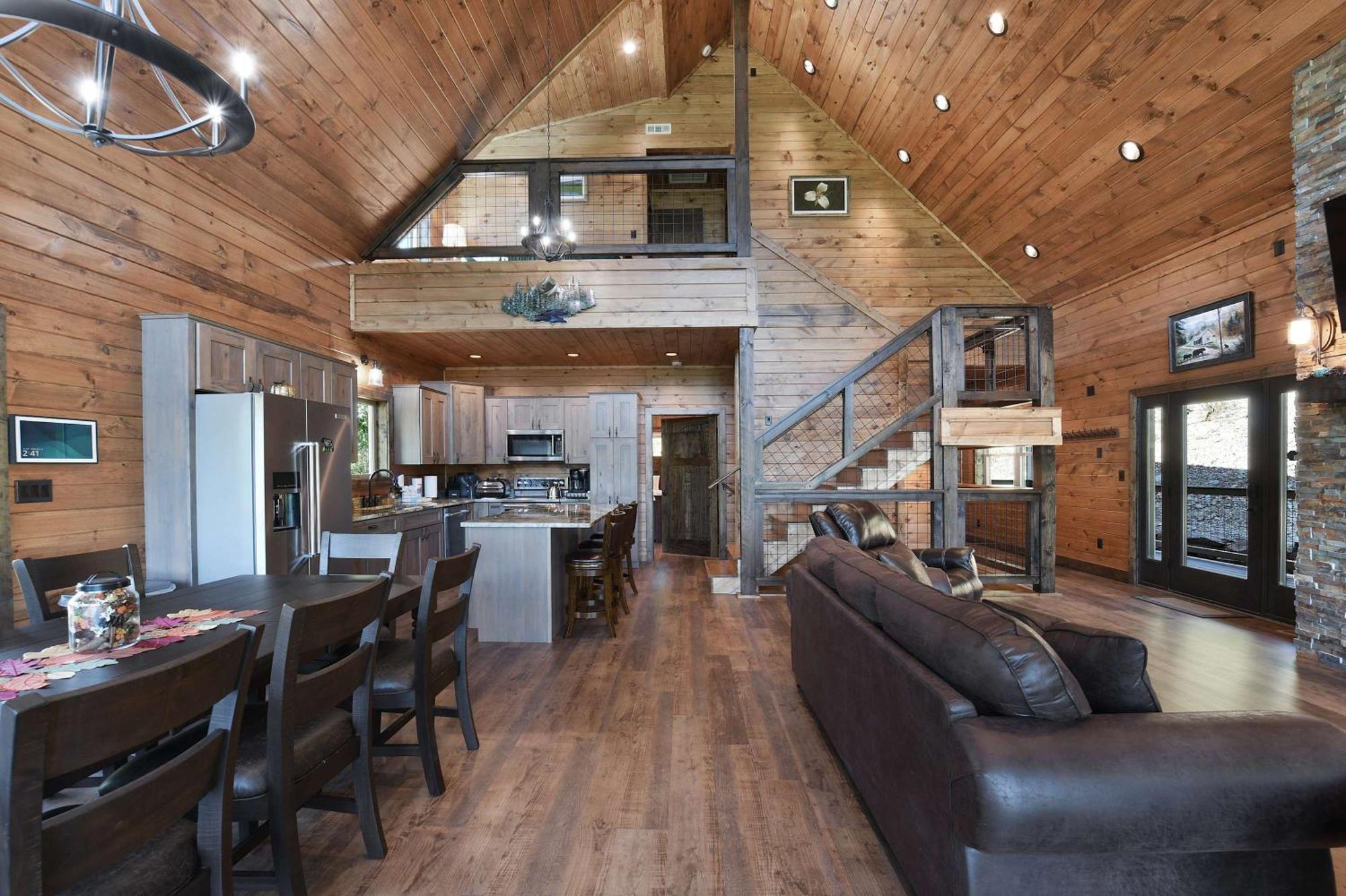 New Luxury - - Mountain View! * Gatlinburg