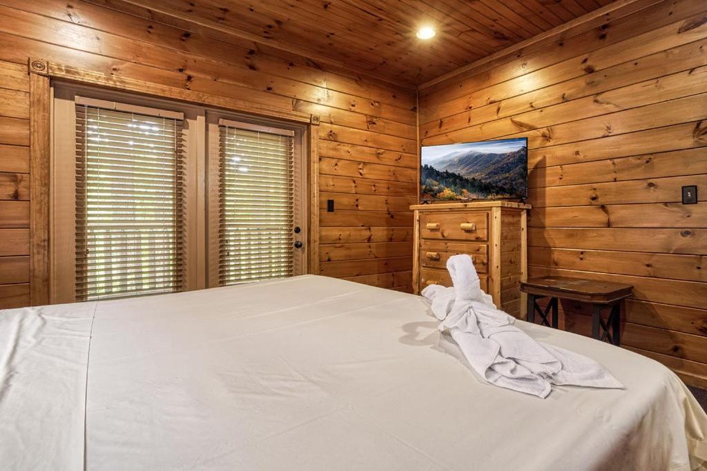 Holiday home It's 5 O'clock Somewhere Hot Tub, Theater Room,1089 Free Tickets Each Paid Day, Dollywood And