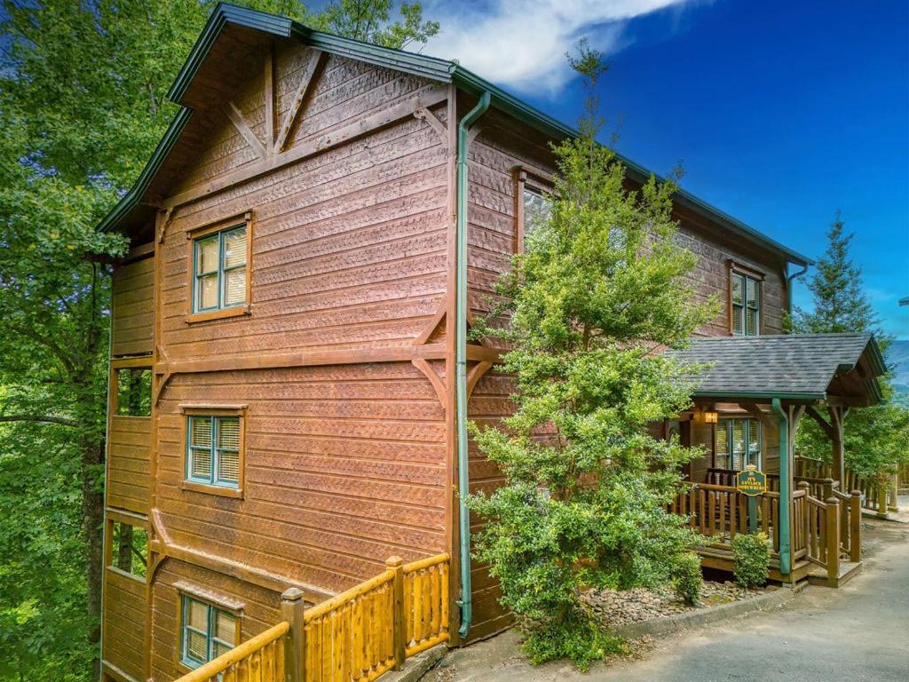 Holiday home It's 5 O'clock Somewhere Hot Tub, Theater Room,1089 Free Tickets Each Paid Day, Dollywood And
