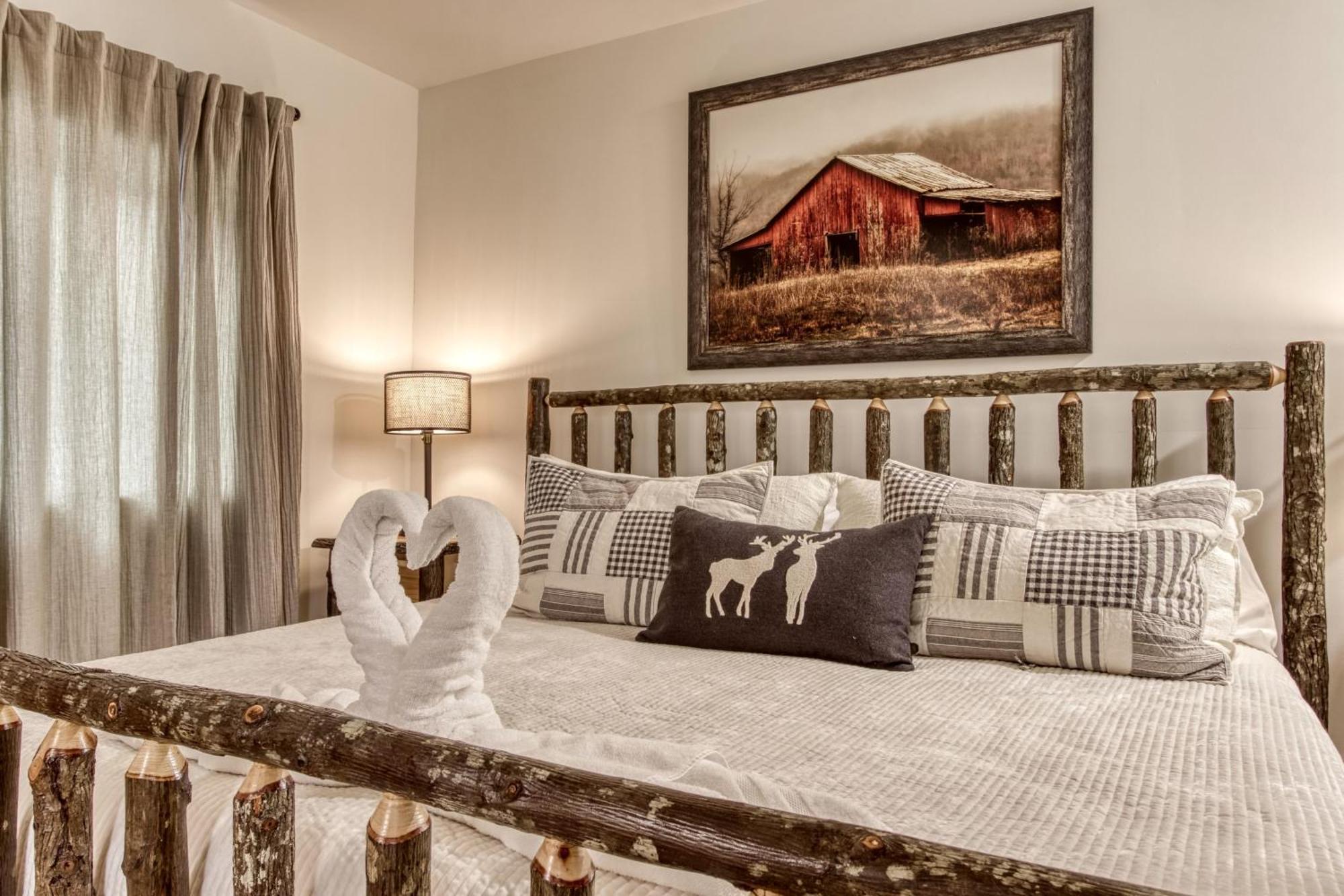 Downtown Prime Location Walk Everywhere In Gatlinburg3bed3bath Sleeps 8