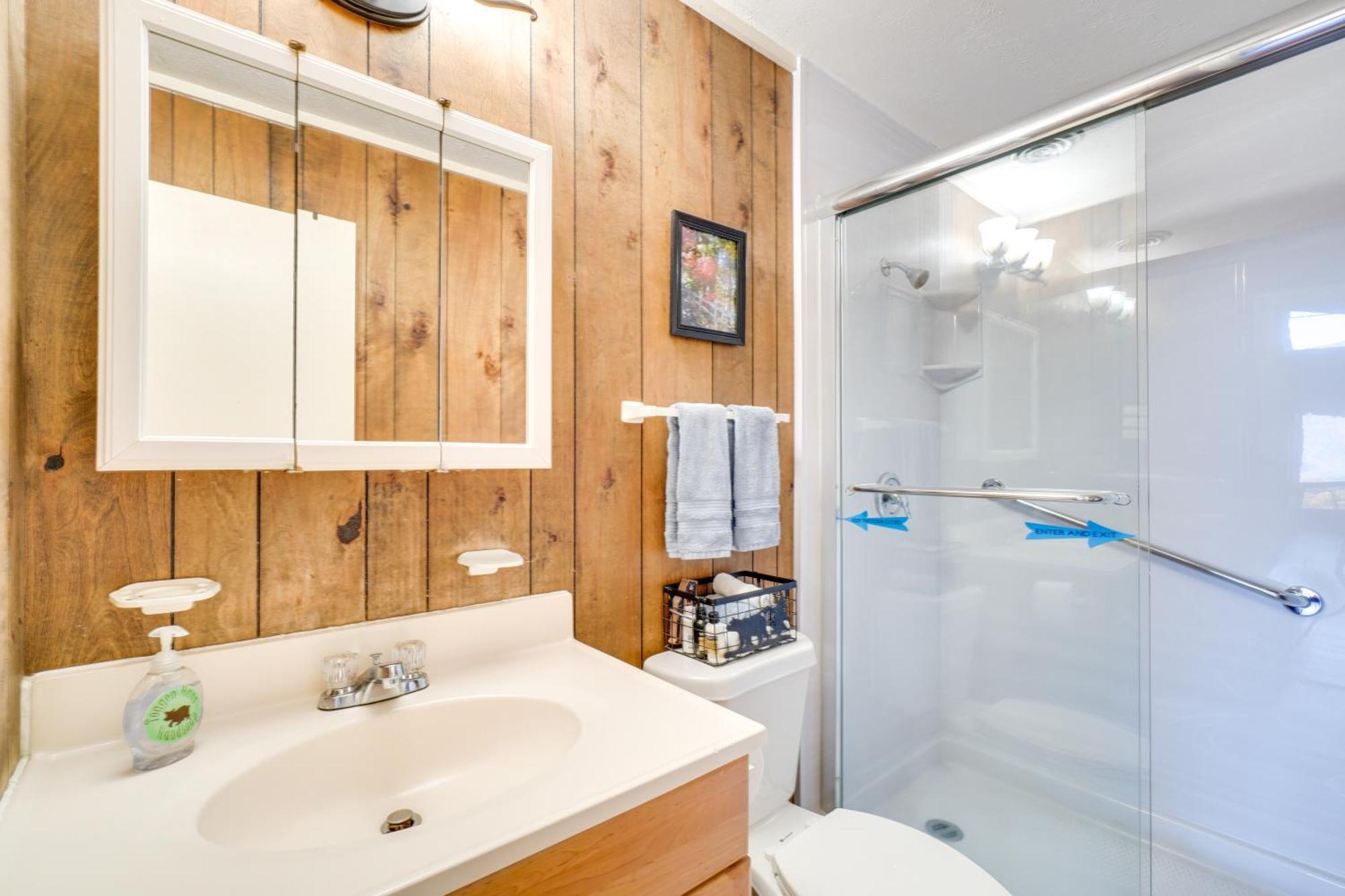 Cozy With Hot Tub And Mountain Views! Holiday home *