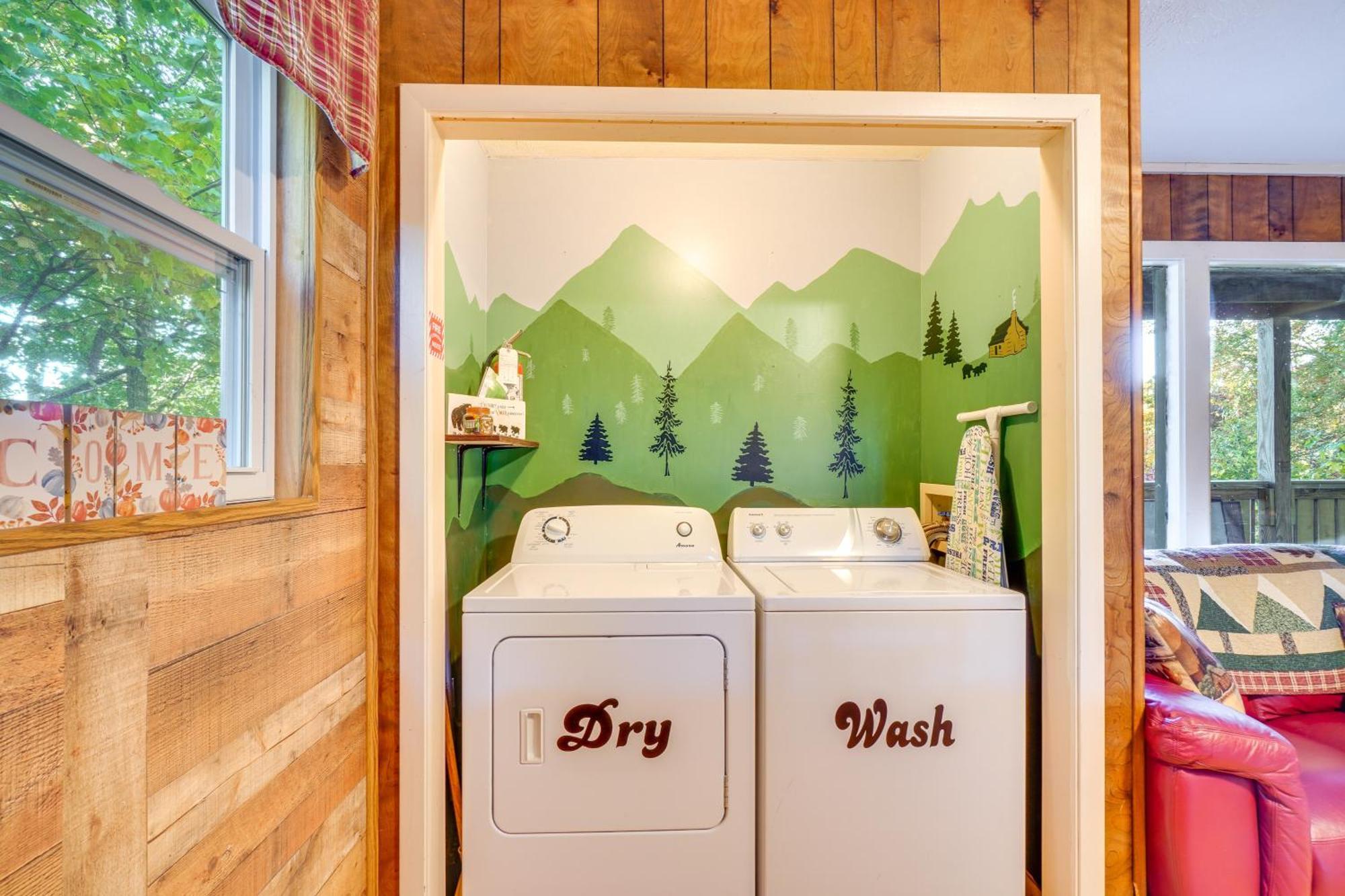 Holiday home Cozy With Hot Tub And Mountain Views! Gatlinburg