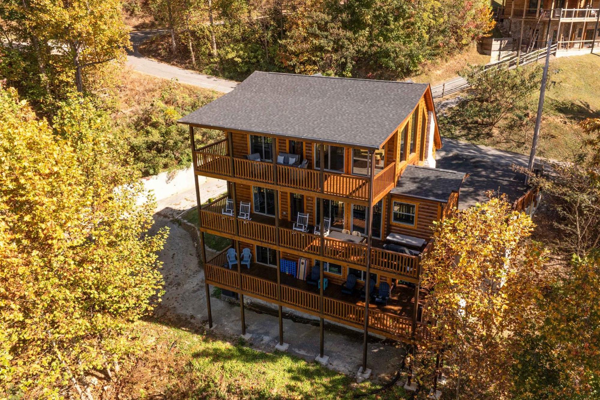 Mountain View, Indoor Pool, Luxury Cabin, Bears * Gatlinburg