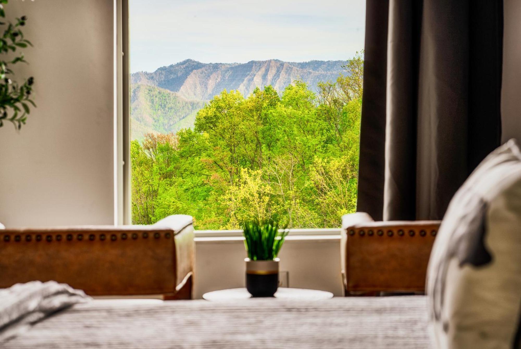 Holiday home Eagle View 3br 3ba - Retreat - Scenic Mountain Views, Hot Tub, Game Room, Firepit, Foliage - Sleep 8 Gatlinburg