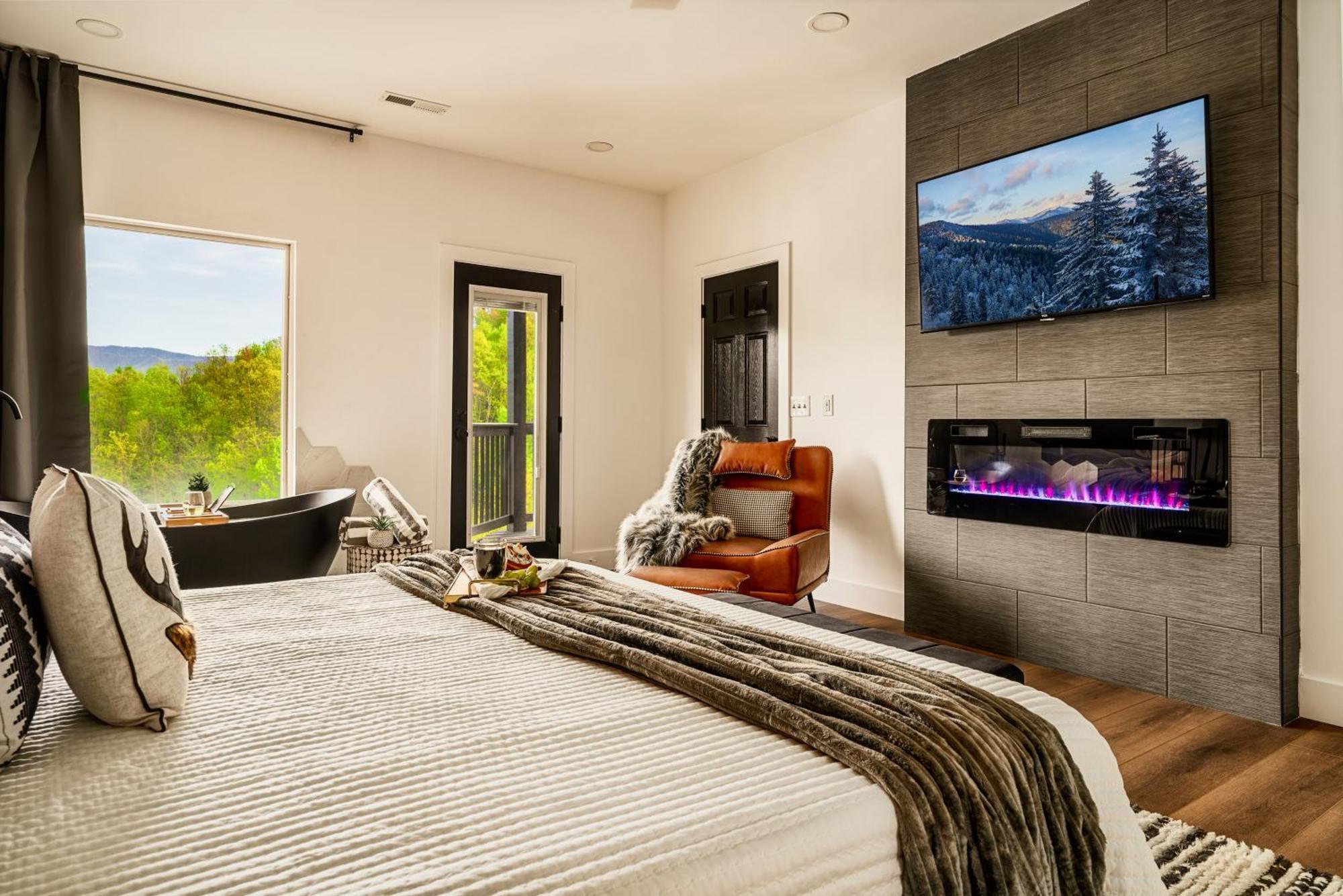 Eagle View 3br 3ba - Retreat - Scenic Mountain Views, Hot Tub, Game Room, Firepit, Foliage - Sleep 8 Gatlinburg