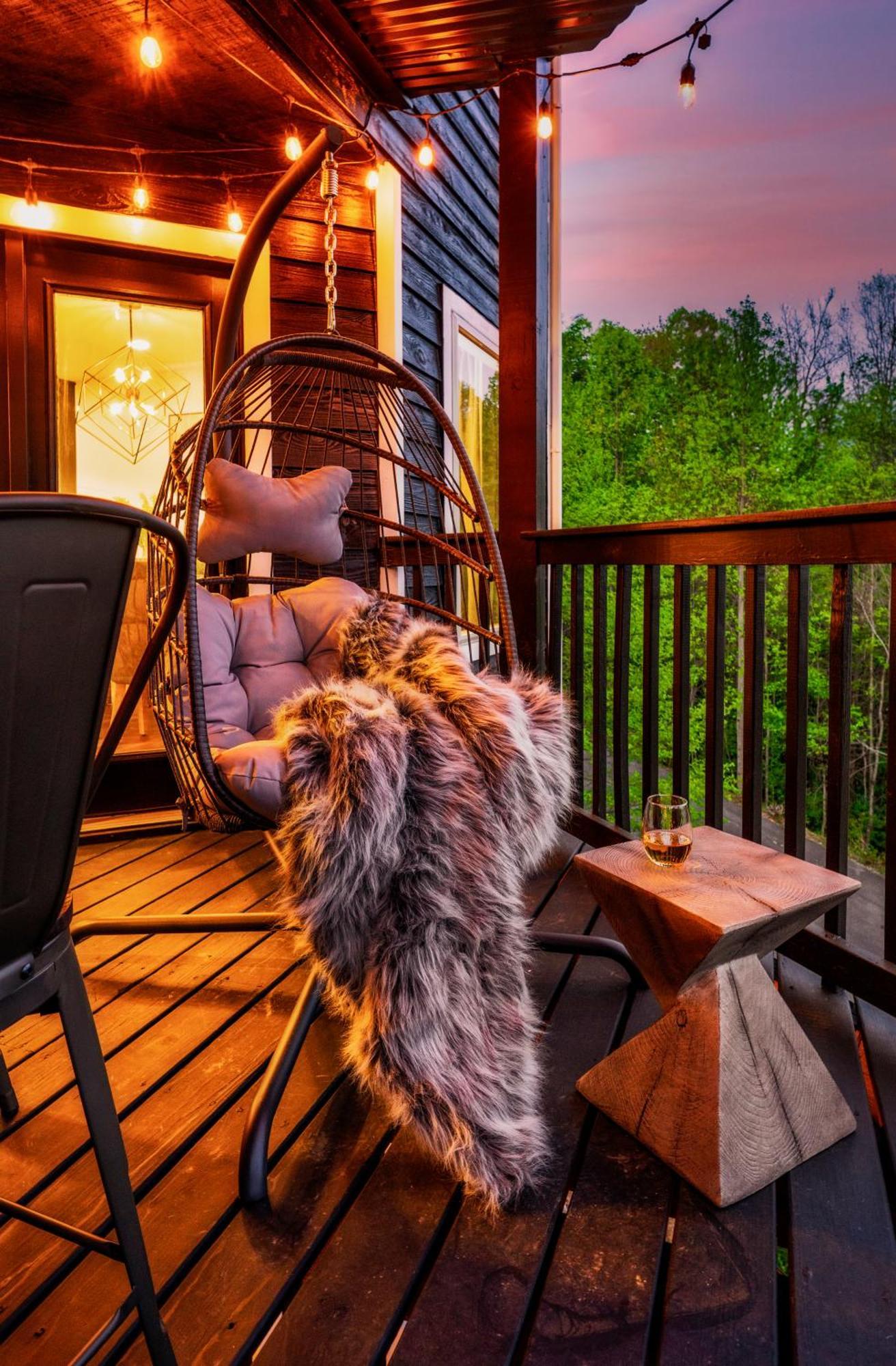 Holiday home Eagle View 3br 3ba - Retreat - Scenic Mountain Views, Hot Tub, Game Room, Firepit, Foliage - Sleep 8 *