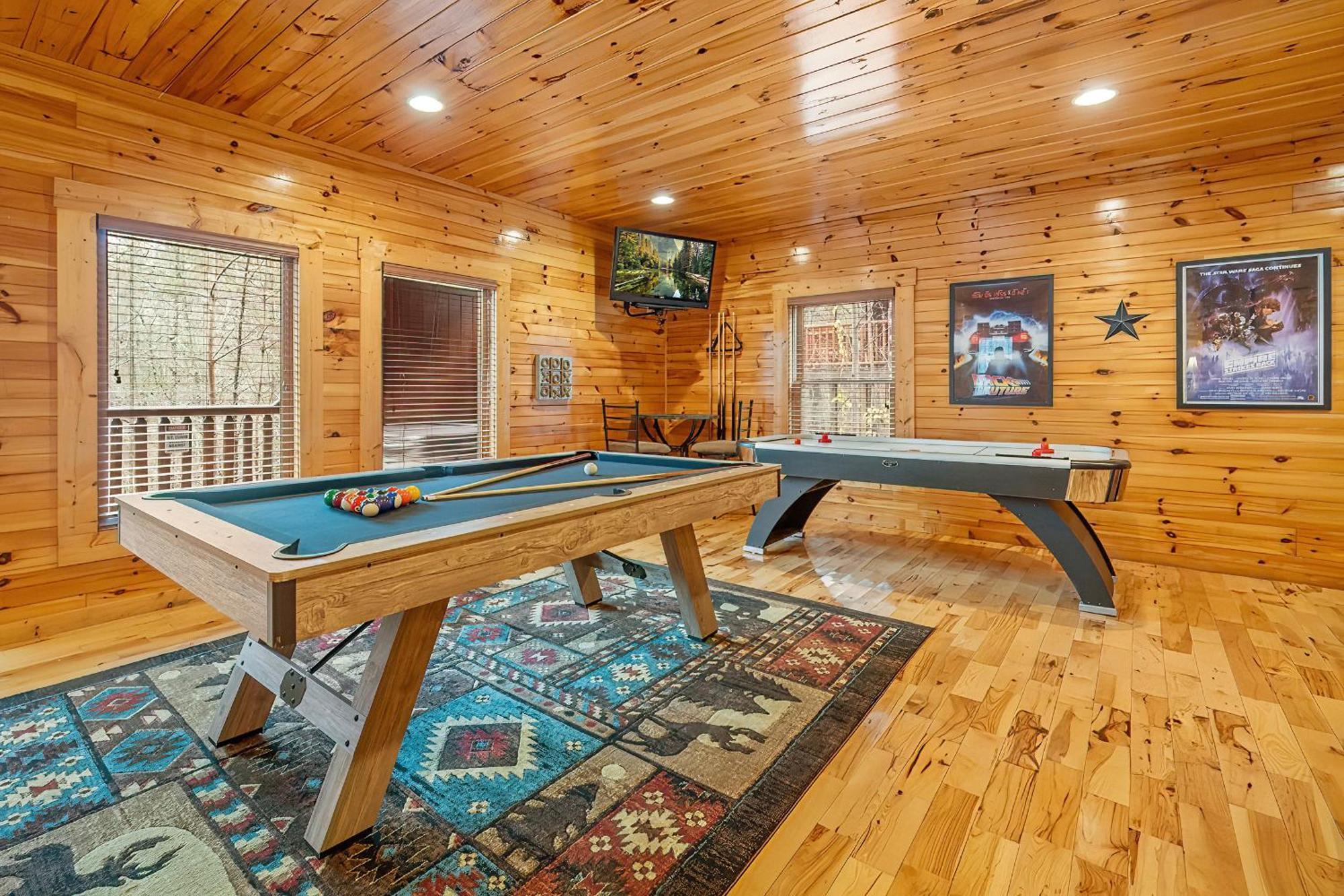Bear Path - Hottub, Pool Table, Arcade Machine, Fireplace - Minutes To Downtown