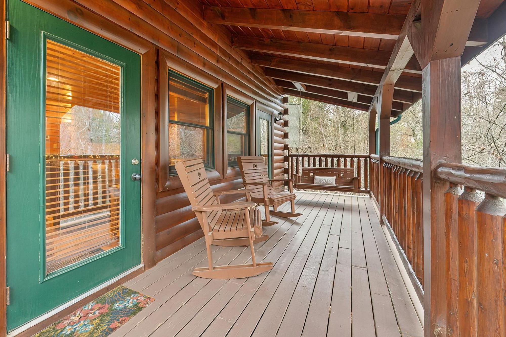 Bear Path - Hottub, Pool Table, Arcade Machine, Fireplace - Minutes To Downtown Holiday home Gatlinburg