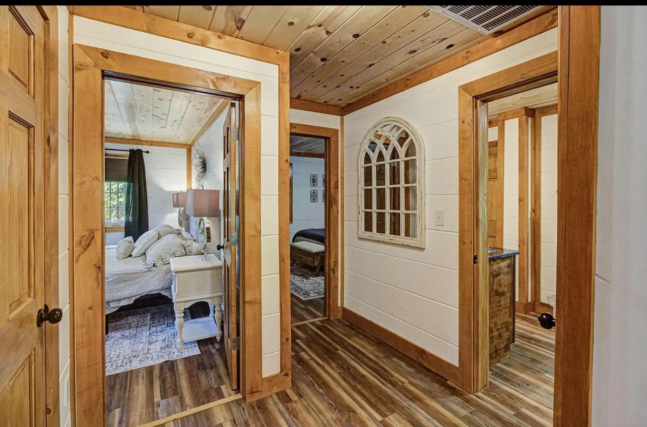 A Secluded Hideaway 3 Bedroom 3 Bath Located In
