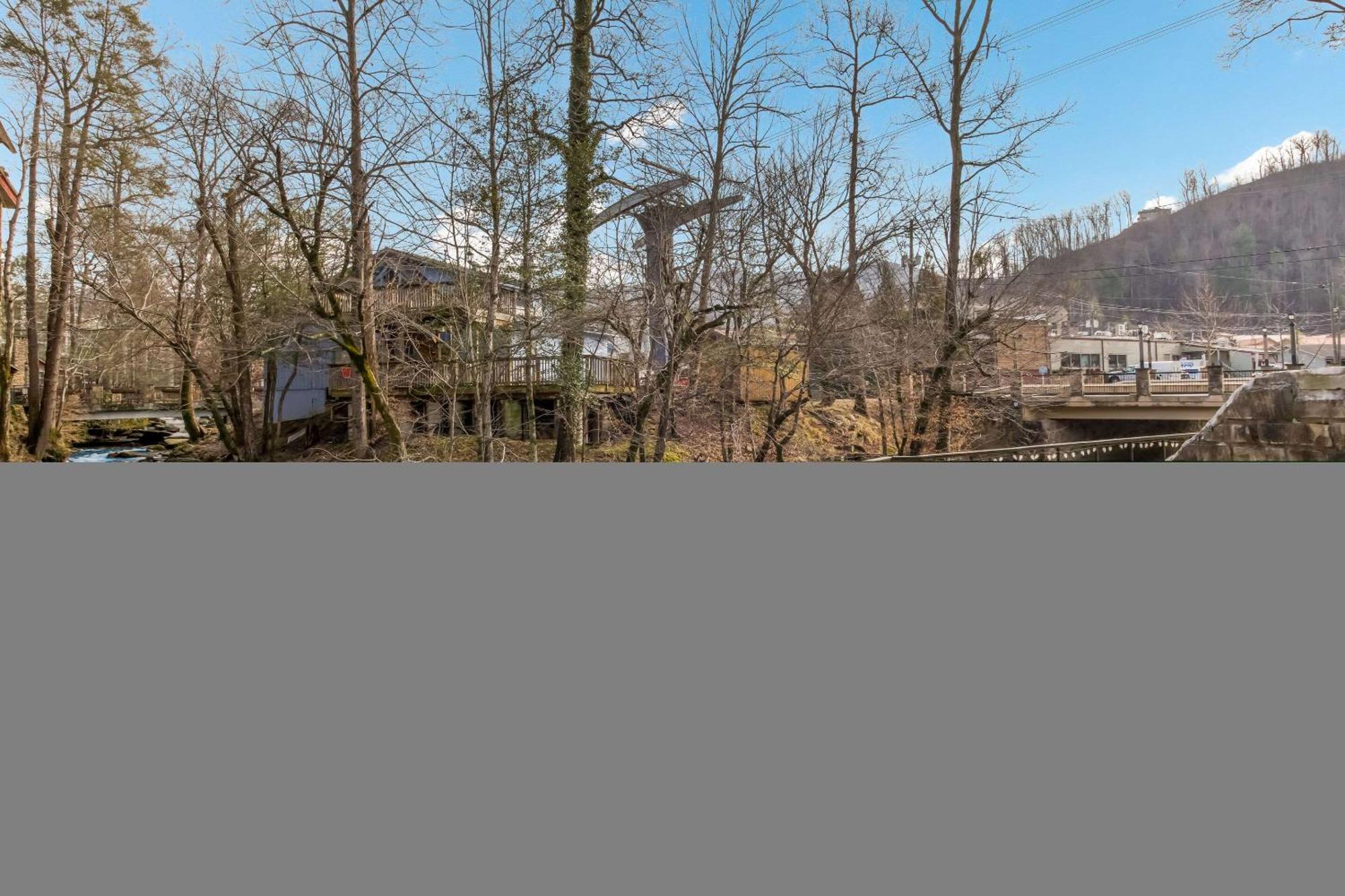 Econo & On The River Gatlinburg