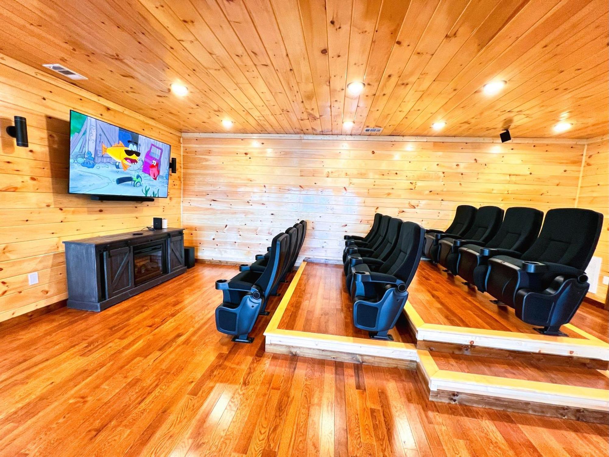 Luxury 4 Bdr, Breathtaking Views, Theater, Evc Chalet *