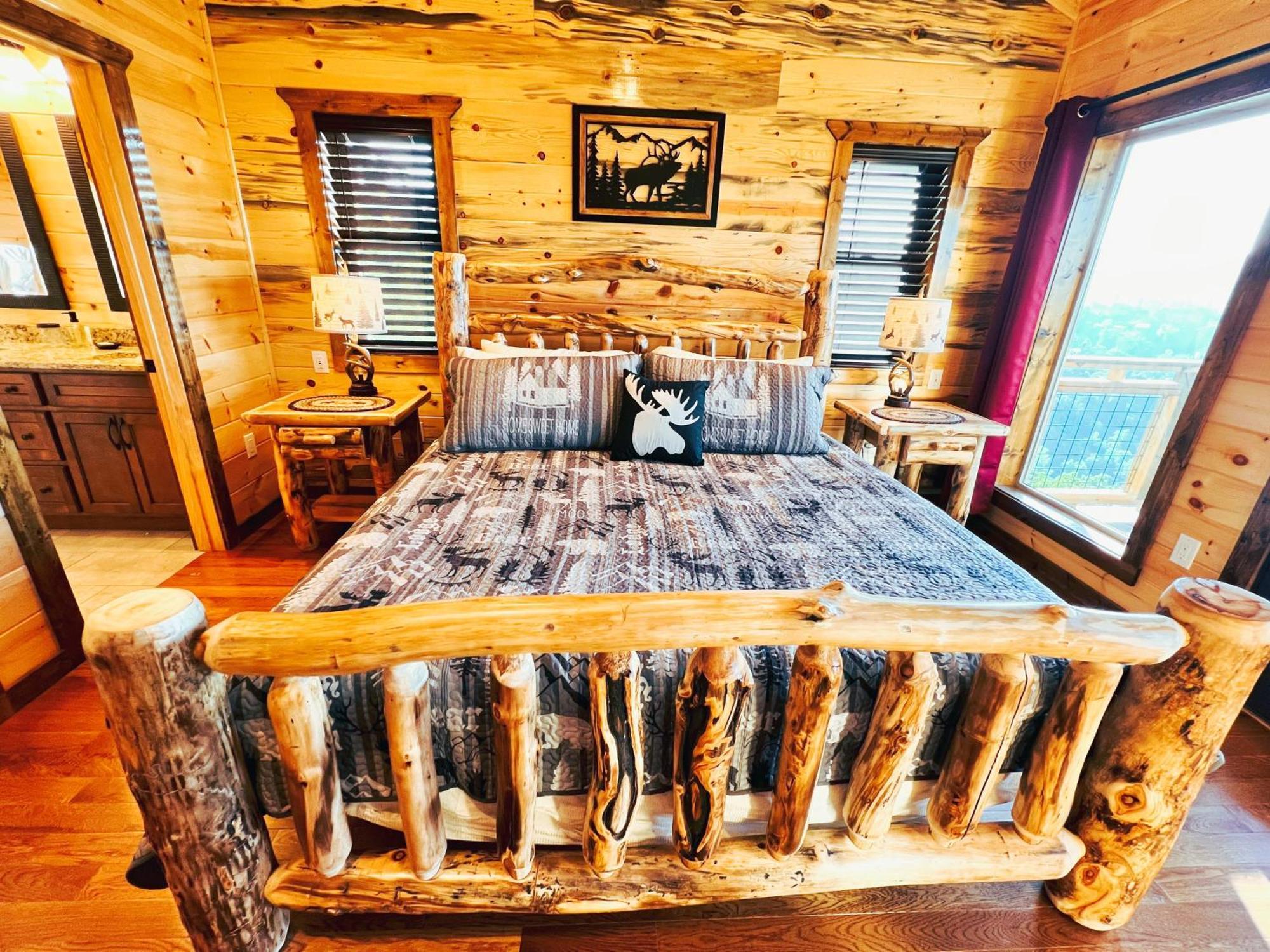 Luxury 4 Bdr, Breathtaking Views, Theater, Evc * Gatlinburg