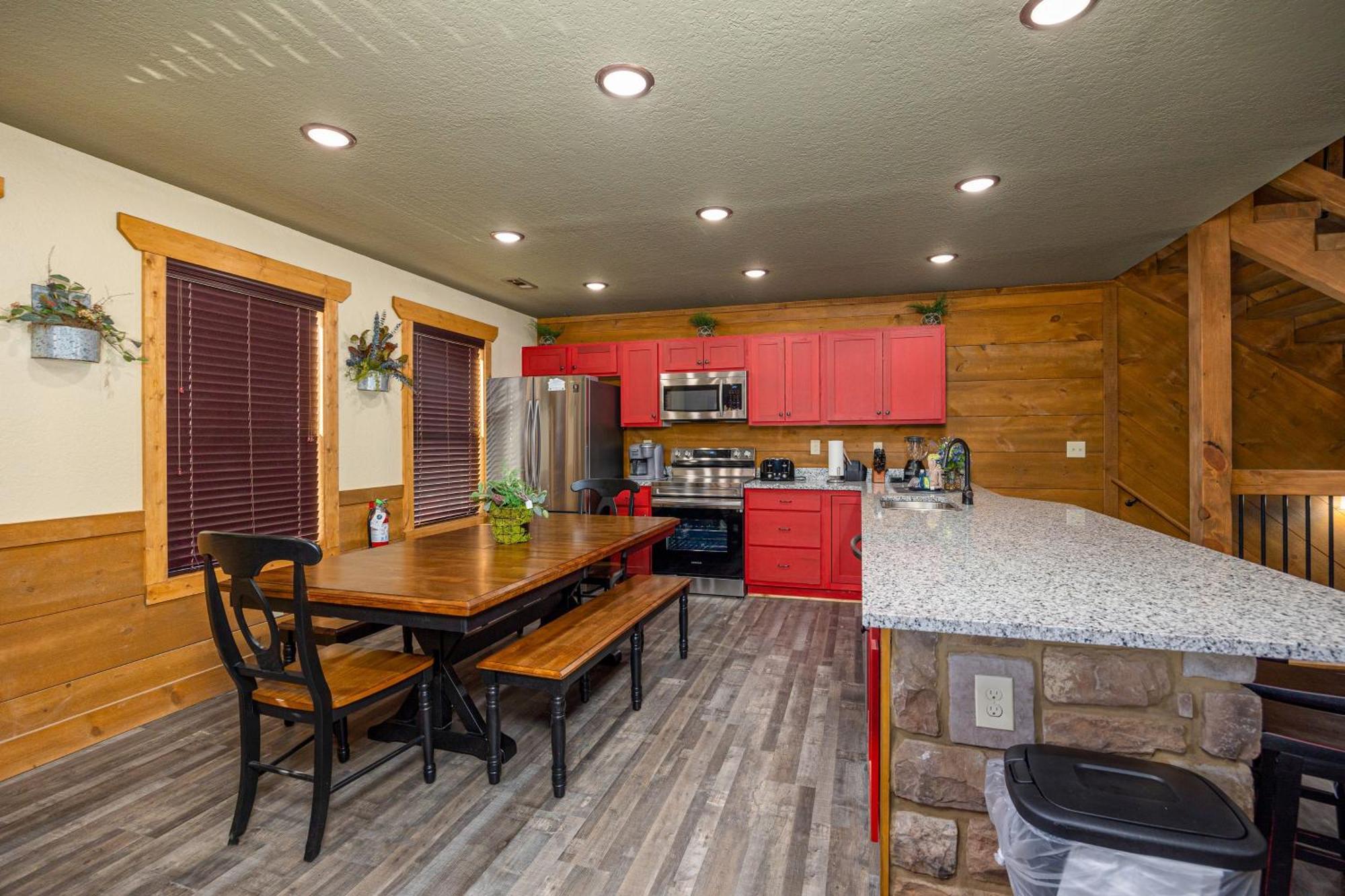 Poolside Paradise By Eden Crest Chalet Gatlinburg