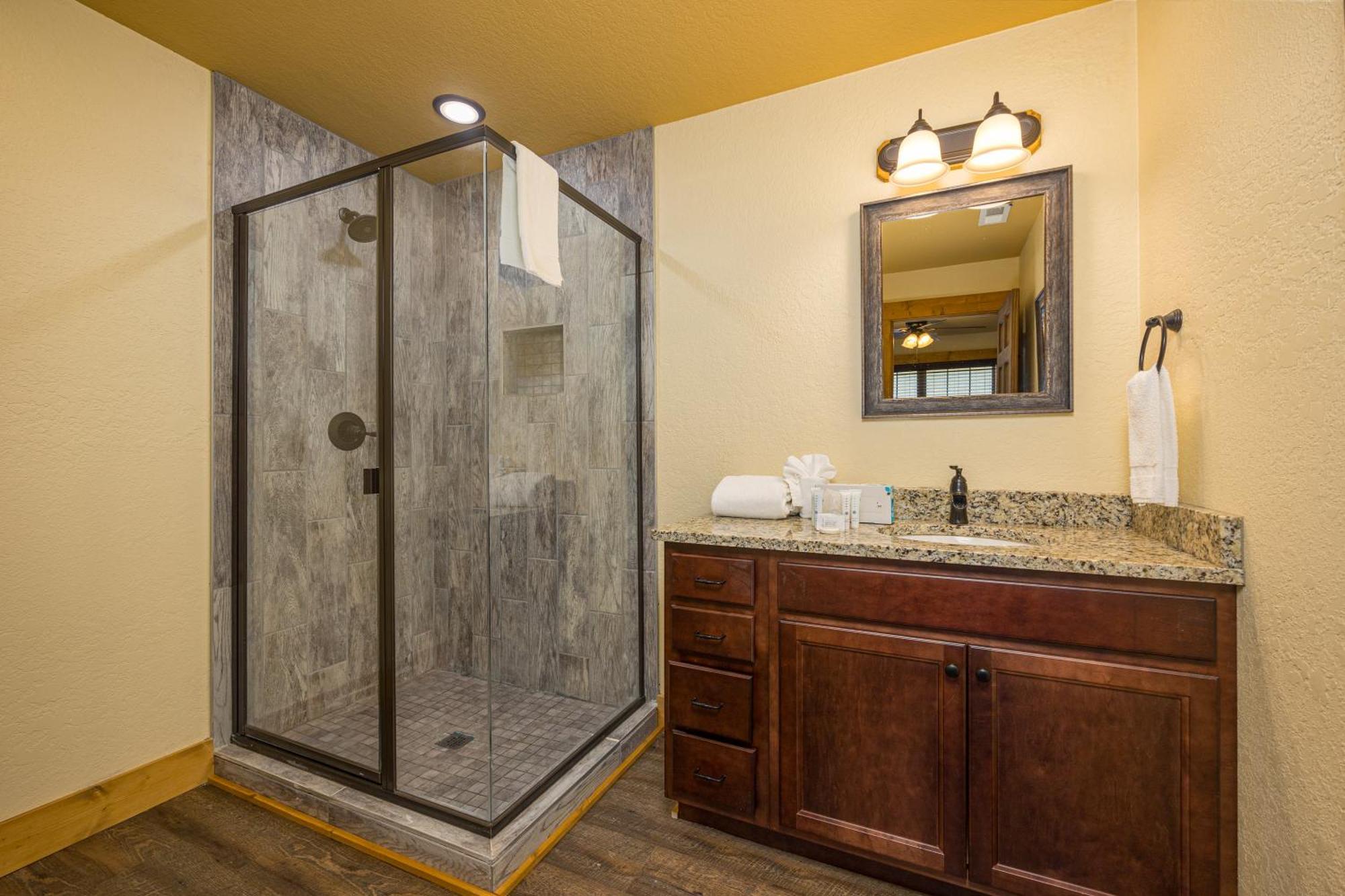 Smoky Mountain Plunge By Eden Crest Chalet *