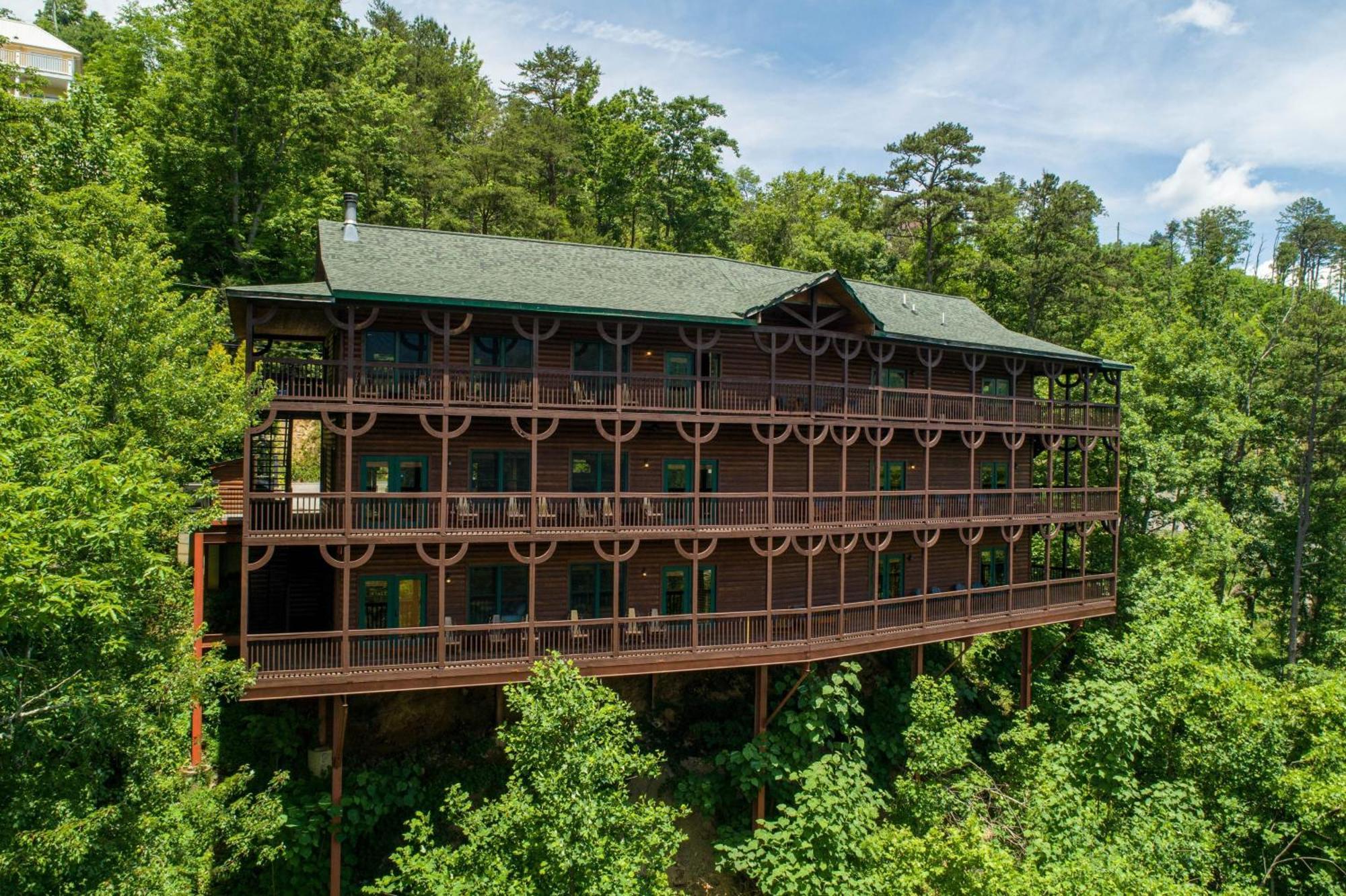 Holiday home Hickory Ridge By Avantstay Incredible Private Elevated Sleeps 20 Gatlinburg