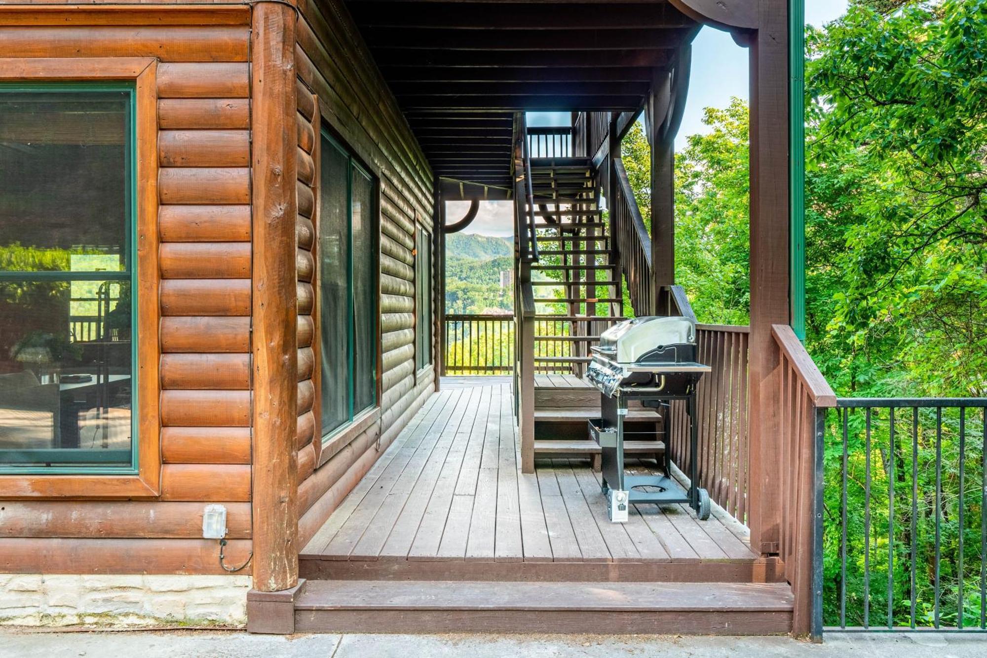 Holiday home Hickory Ridge By Avantstay Incredible Private Elevated Sleeps 20 Gatlinburg