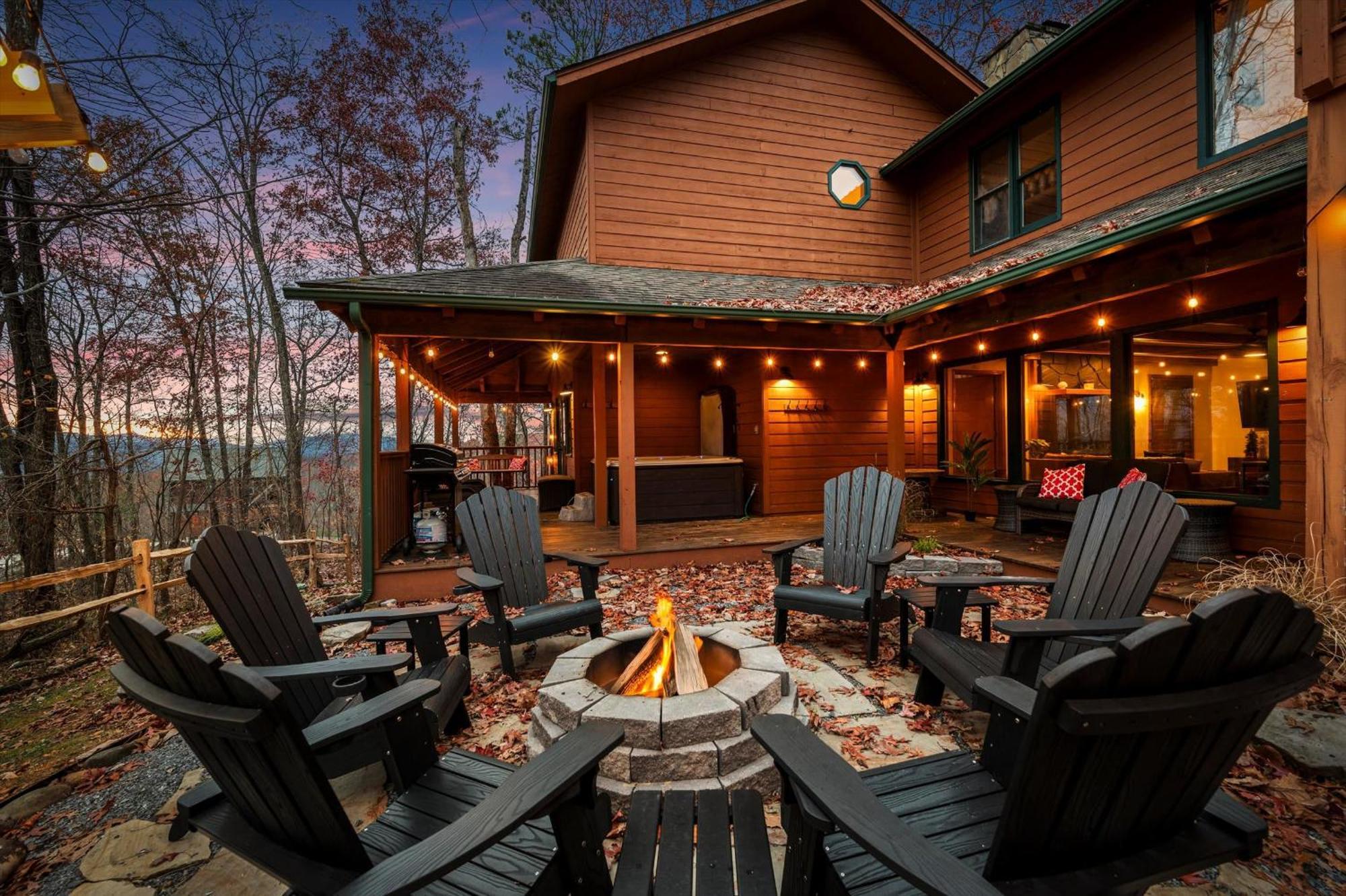 Black Bear ~ Game ~ Hot Tub ~ Firepit Holiday home *