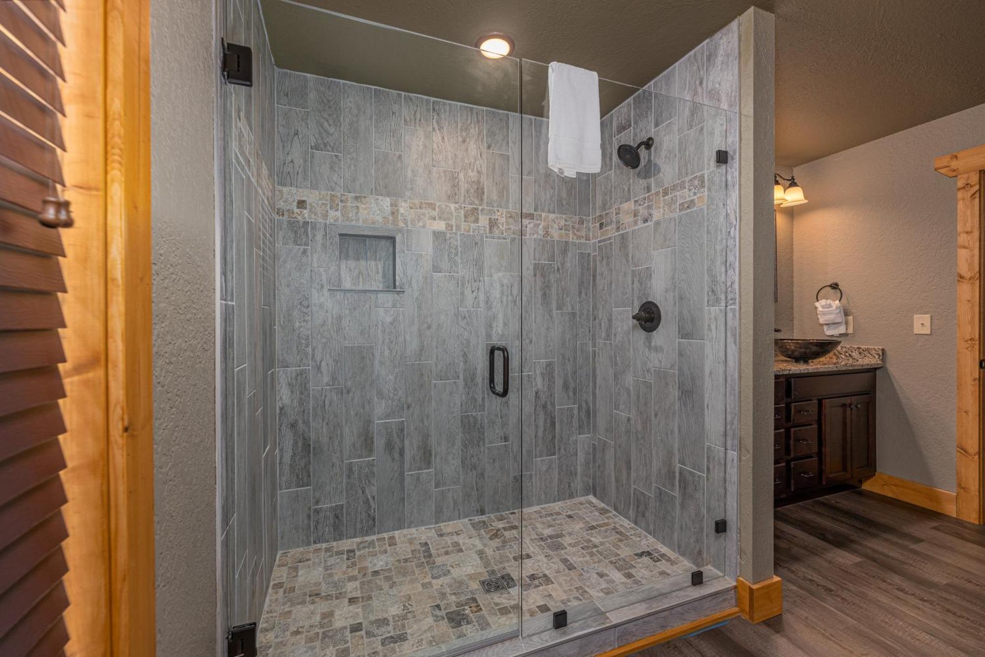 Chateau Bliss By Eden Crest Chalet *