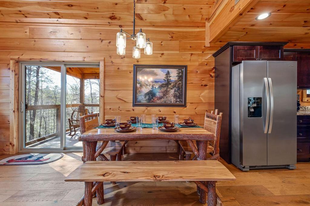Chalet Bobcat Den By Eden Crest *
