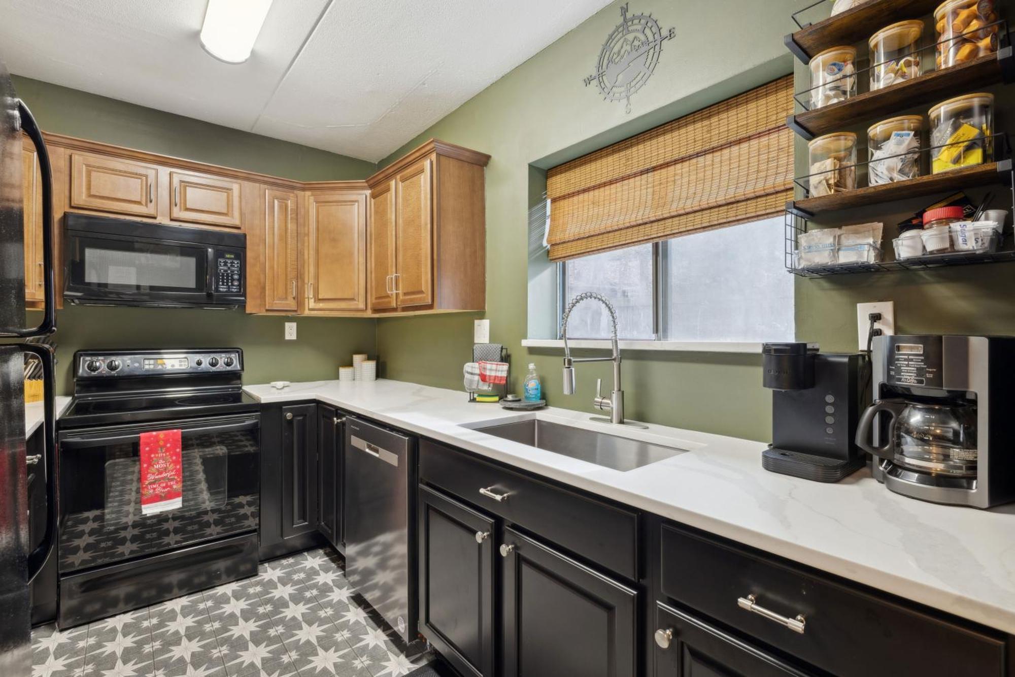 Fully Renovated 3-bedroom Home, Walk To Ober Mountain & Just Minutes From *