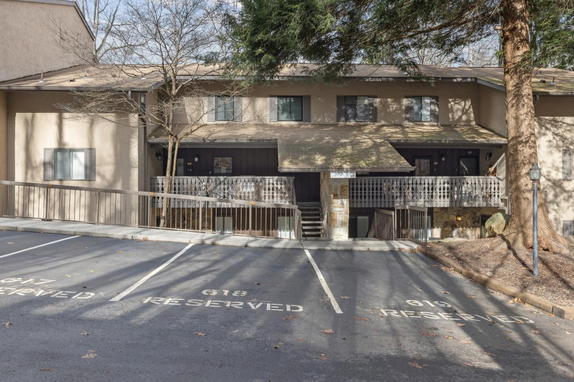 Fully Renovated 3-bedroom Home, Walk To Ober Mountain & Just Minutes From * Gatlinburg