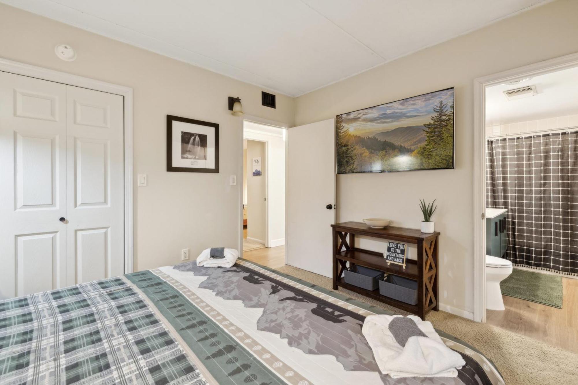 Holiday home Fully Renovated 3-bedroom Home, Walk To Ober Mountain & Just Minutes From Gatlinburg