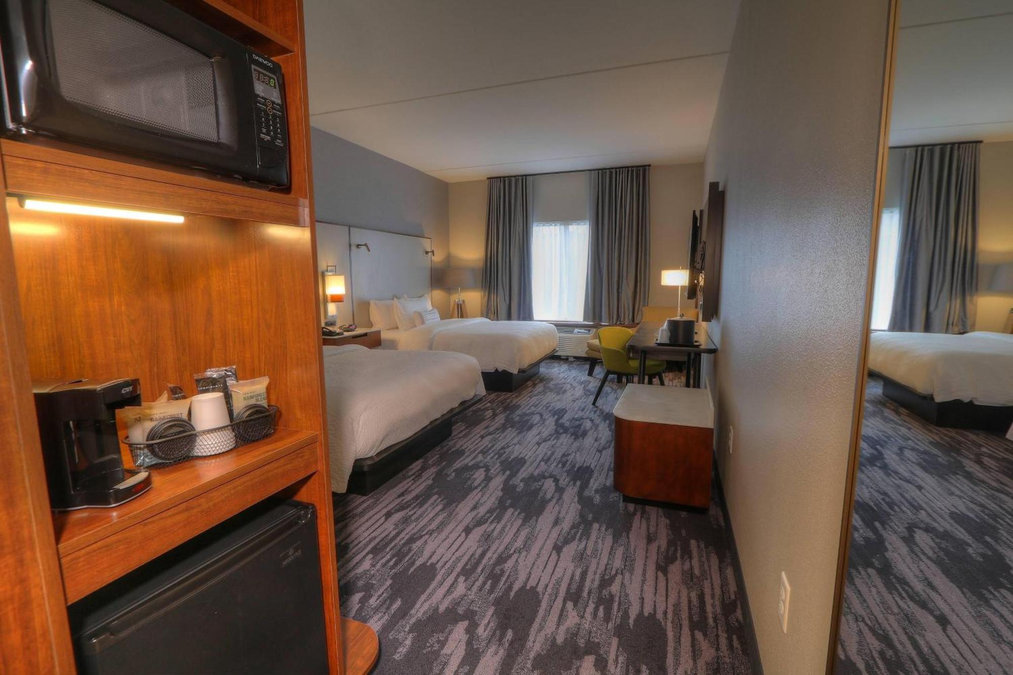 Hotel Fairfield & By Marriott Downtown 3*