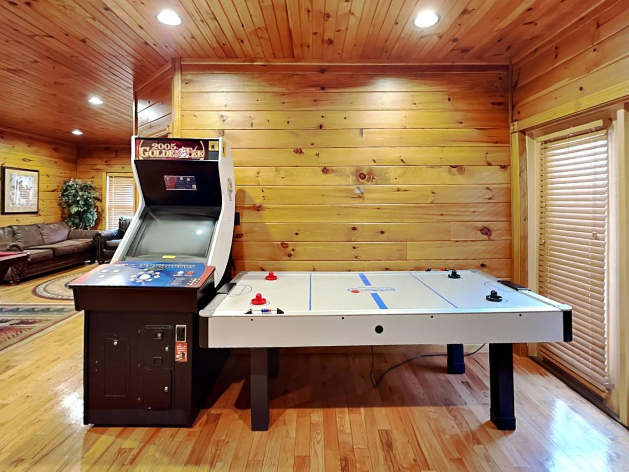 The Great Escape Ii, 5 Bedrooms, Sleeps 17, Game Room, Pool Access, Theater