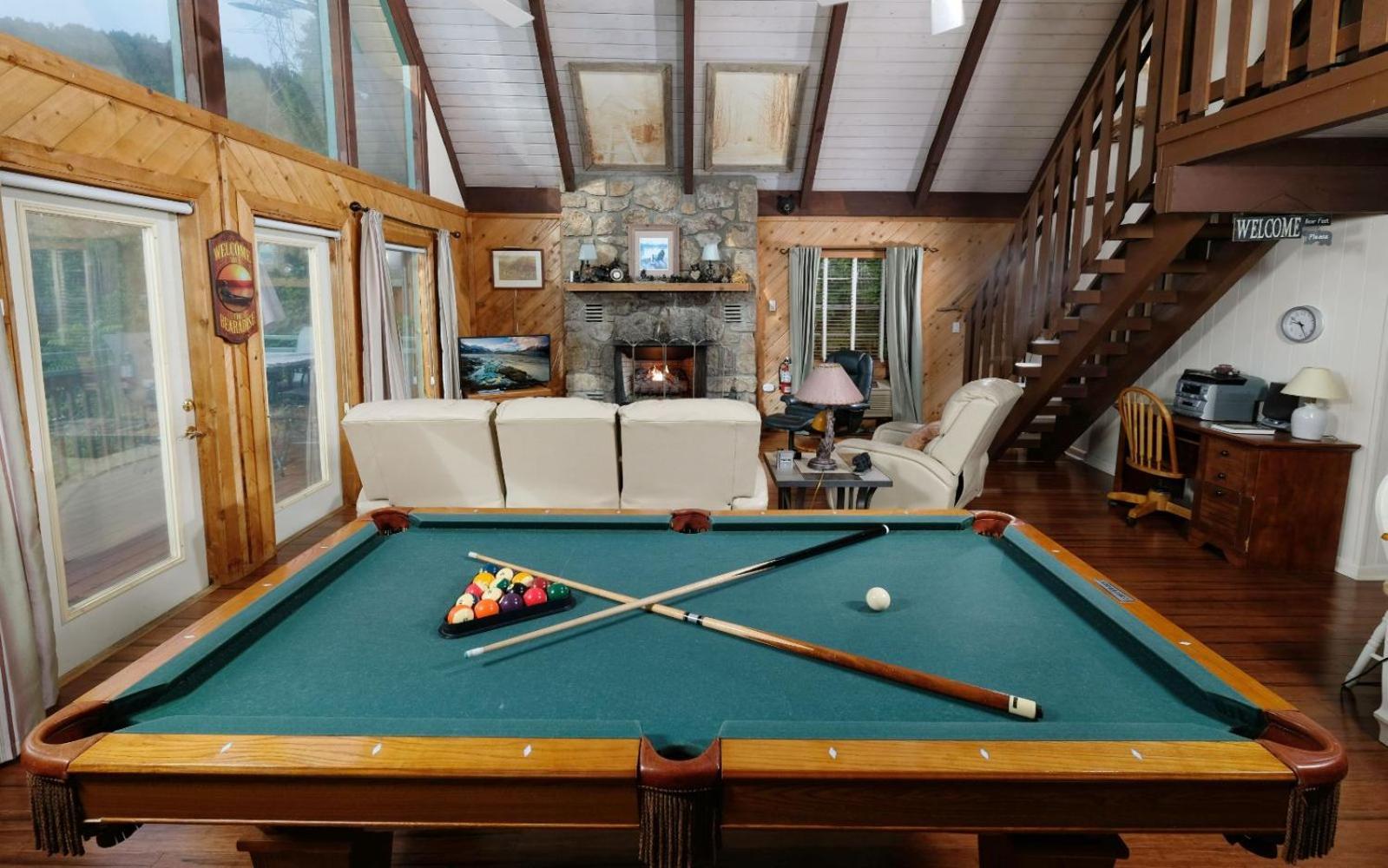 Cozy Bear 856 Gatlinburg