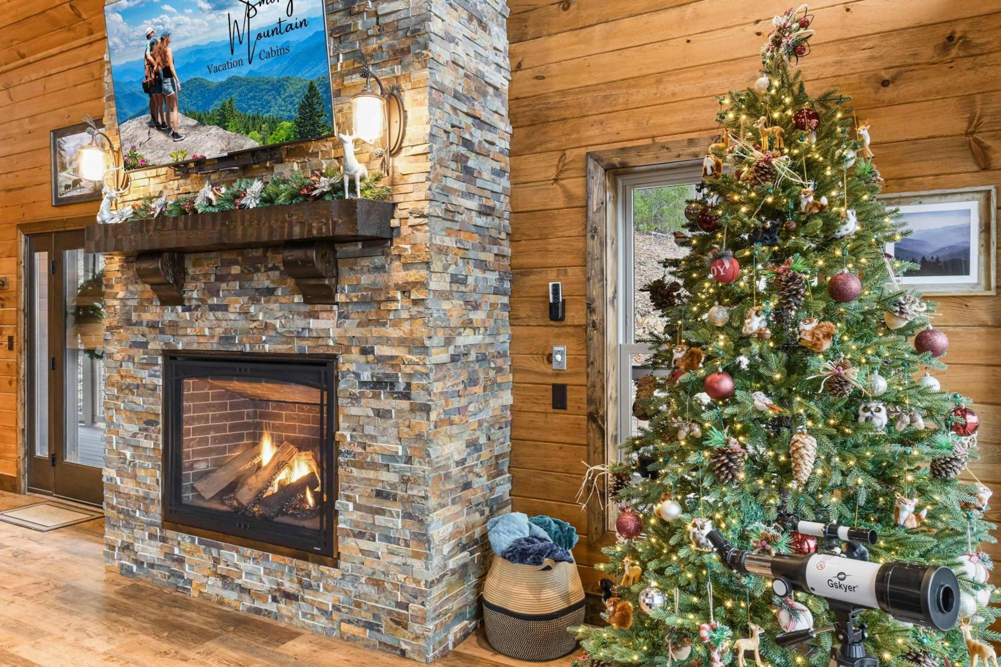 New Luxury - - Mountain View! Holiday home Gatlinburg