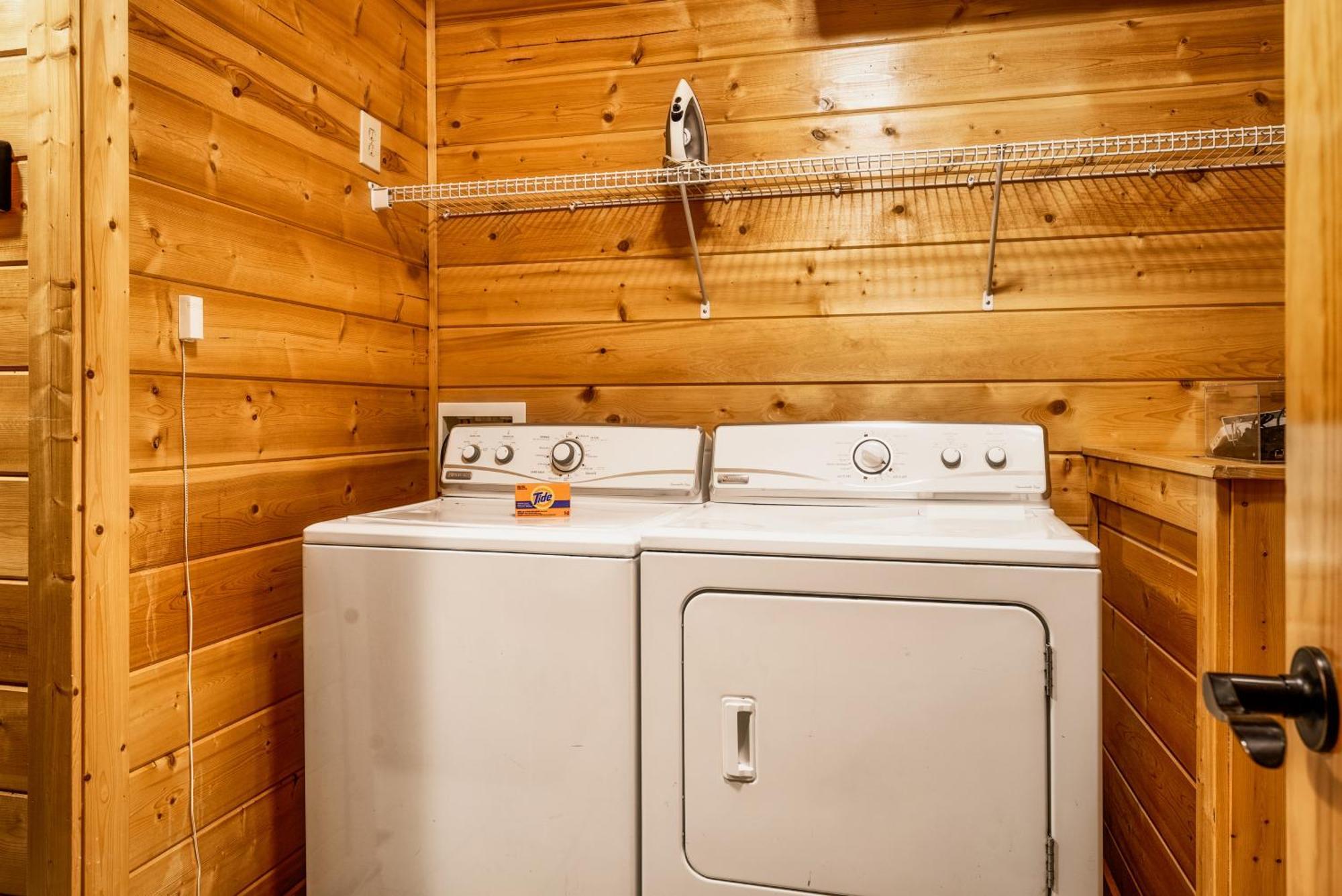 Great Alpine - 4 Kingsuites-june Deals-views-hot Tub-firepit-gamerm Chalet Gatlinburg