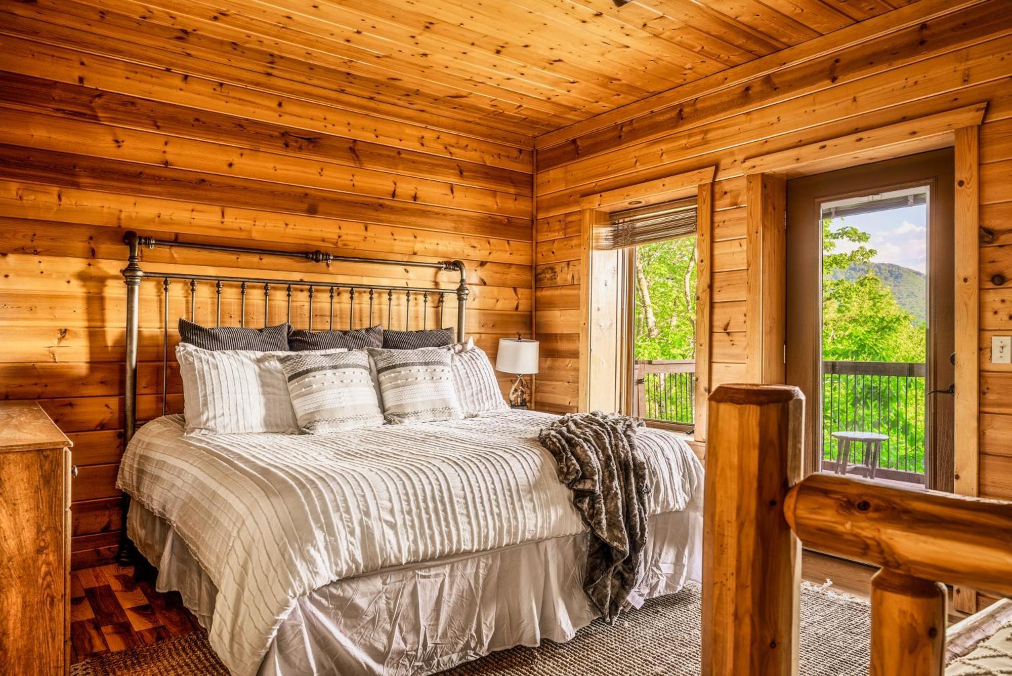 Great Alpine - 4 Kingsuites-june Deals-views-hot Tub-firepit-gamerm Chalet Gatlinburg