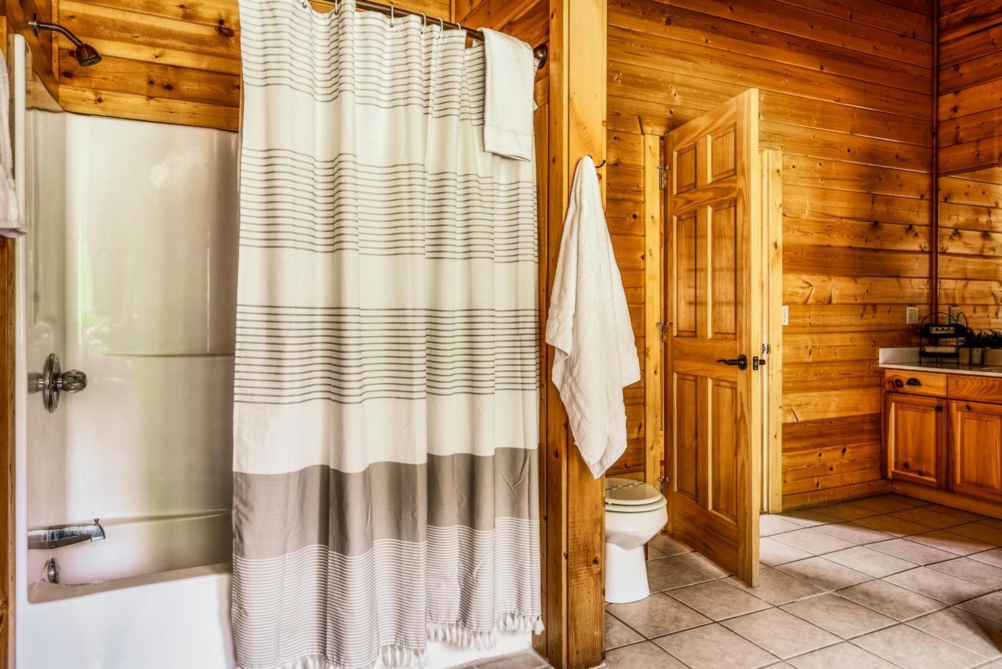Great Alpine - 4 Kingsuites-june Deals-views-hot Tub-firepit-gamerm Gatlinburg
