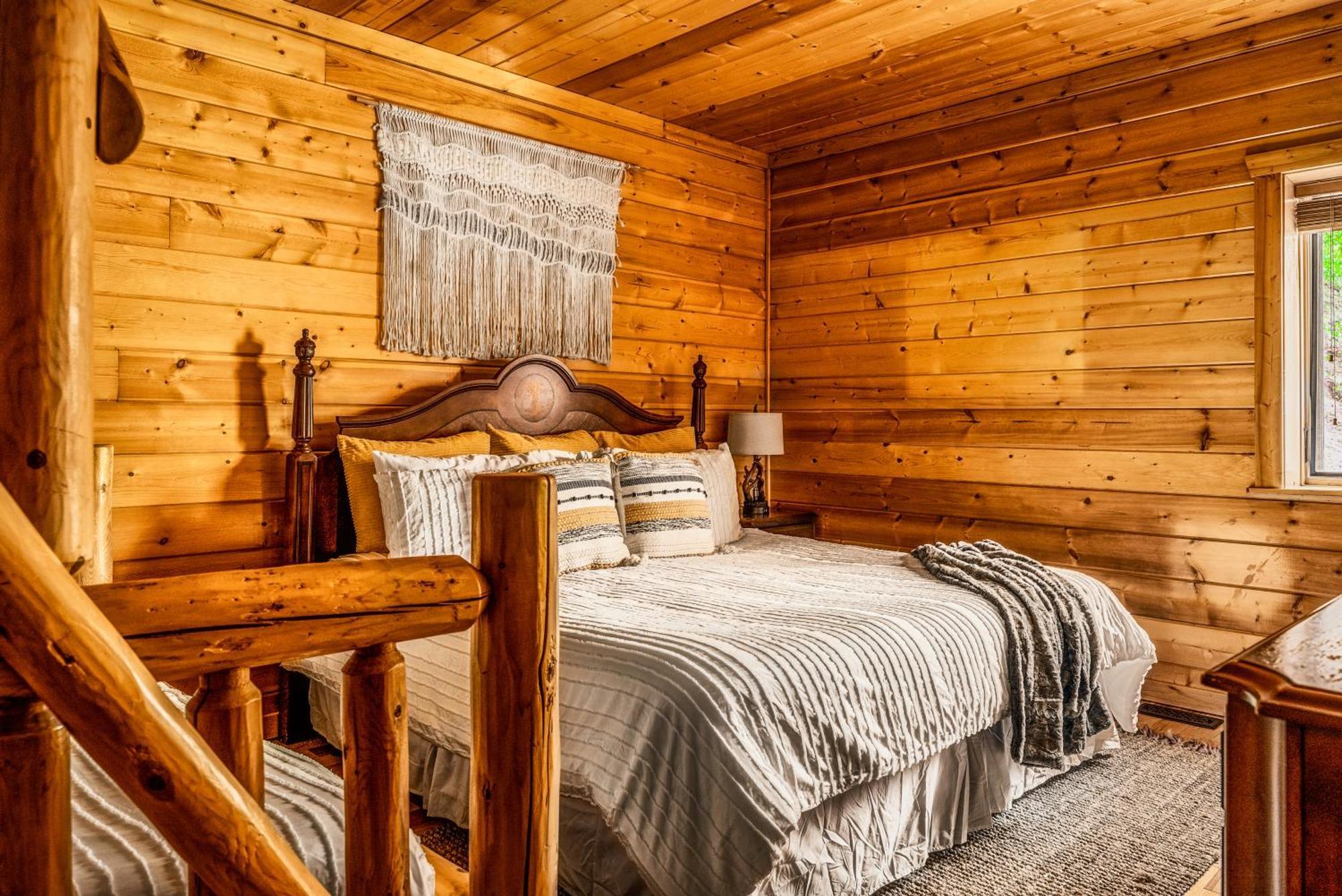 Great Alpine - 4 Kingsuites-june Deals-views-hot Tub-firepit-gamerm