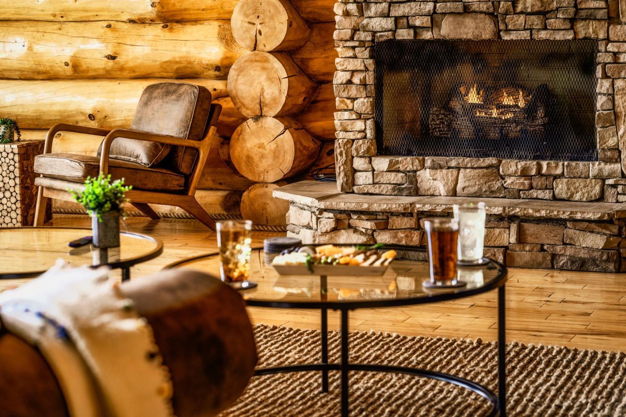Great Alpine - 4 Kingsuites-june Deals-views-hot Tub-firepit-gamerm *