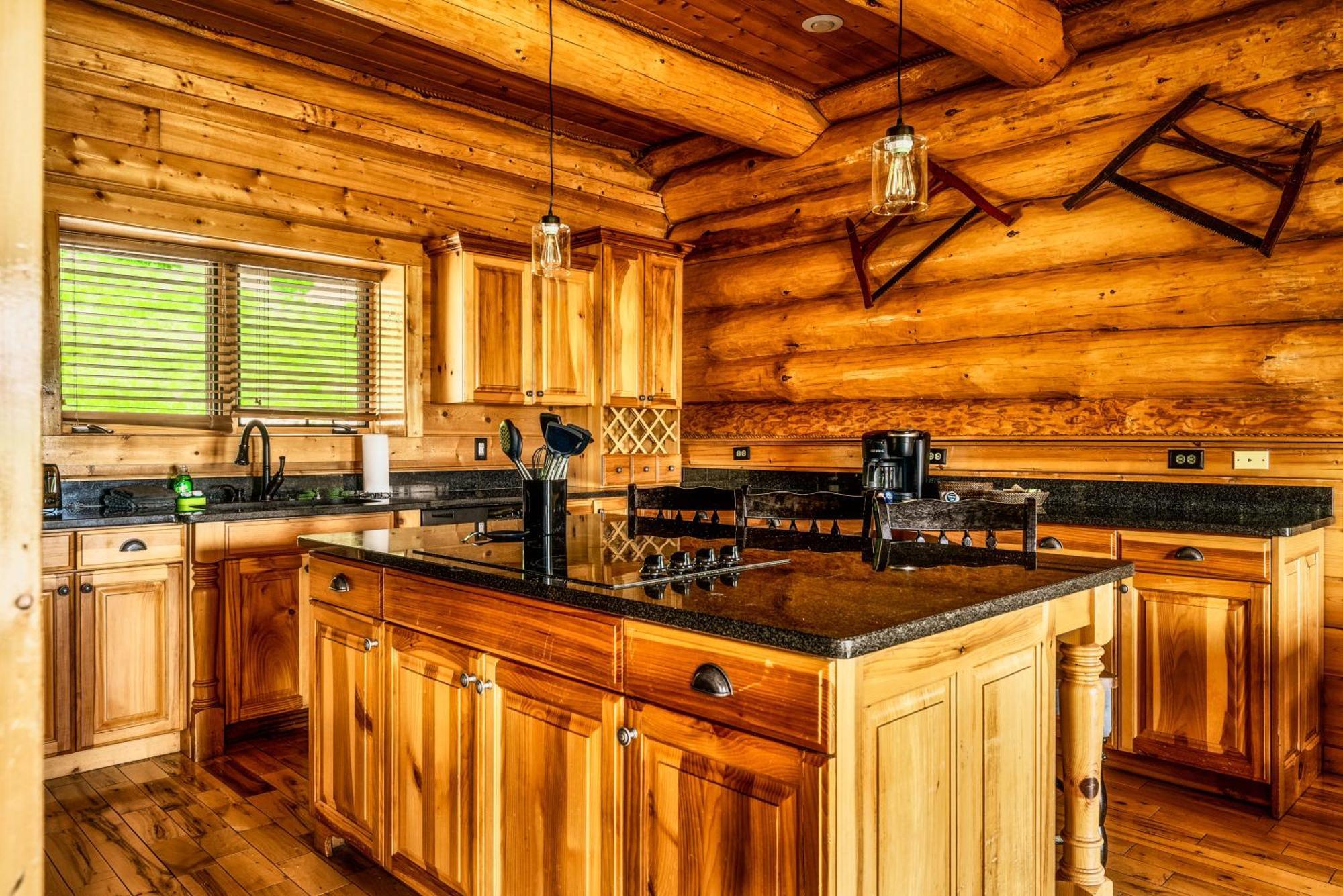 Great Alpine - 4 Kingsuites-june Deals-views-hot Tub-firepit-gamerm Gatlinburg